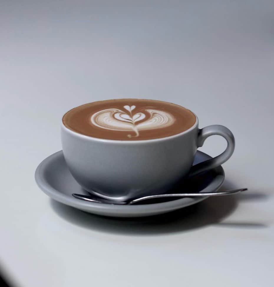 宮本笑里さんのインスタグラム写真 - (宮本笑里Instagram)「くるんってなってる所、ト音記号みたい。  デカフェでも本格的な味わいでした☕️  #cafe #coffeetime  #mcr @mcr_hibiya #カプチーノ #カフェラテ」9月15日 14時57分 - emirimiyamoto