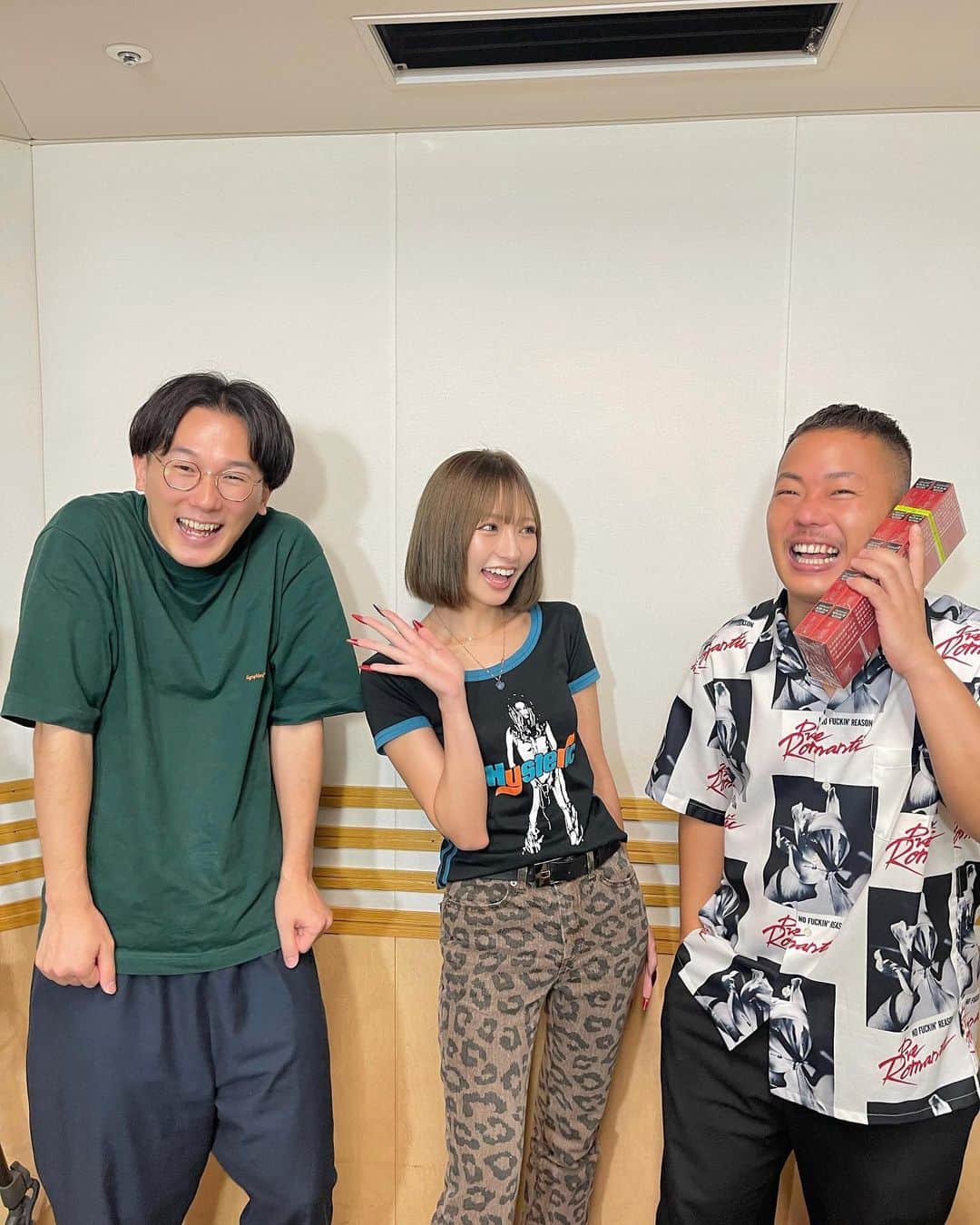 流川夕のインスタグラム：「ザ・マミィさんのラジオの 収録行ってきました📻💙 ありがとおございました🙇🏽‍♀️💖  改めまして酒井さんご結婚 おめでとうございます💒🌈✨  オンエアは9/24(日)、10/1(日)です 是非聴いてくださると嬉しいです🥹  #今一歩」