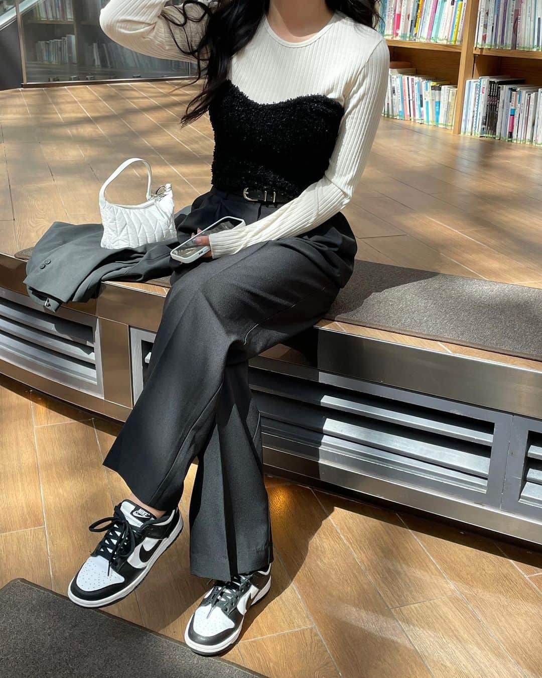 のインスタグラム：「🤍🖤🩶💛🧡🩵🩷」