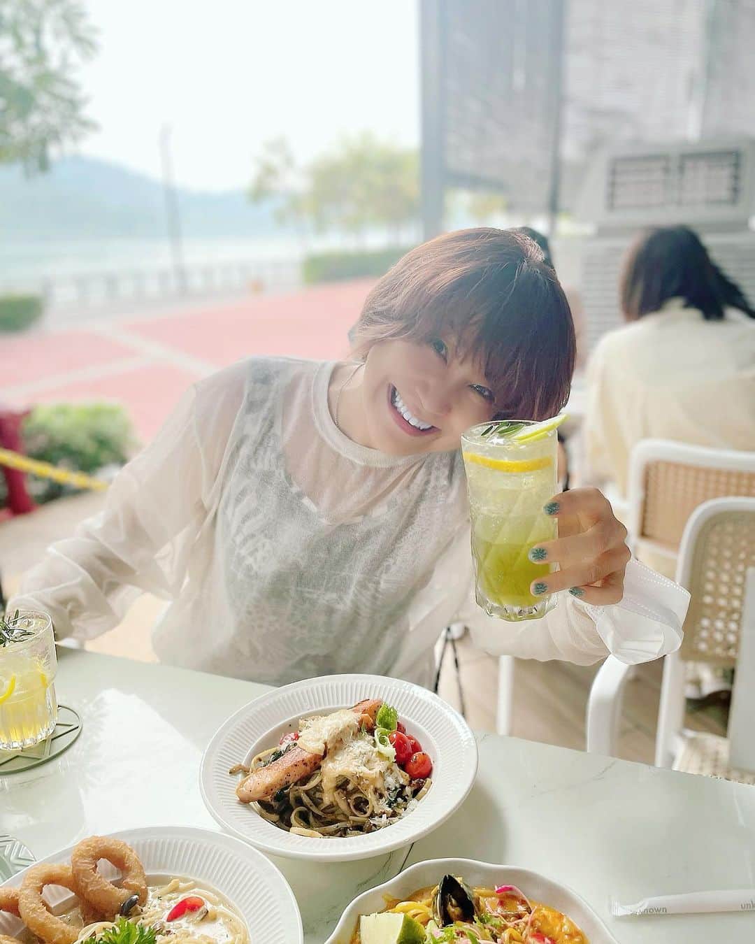 松本梨香のインスタグラム：「マレーシア🇲🇾 ペナンにてランチ マレーシア料理たべてます♪♪♪ 辛くて美味しい😋✨ #海外」