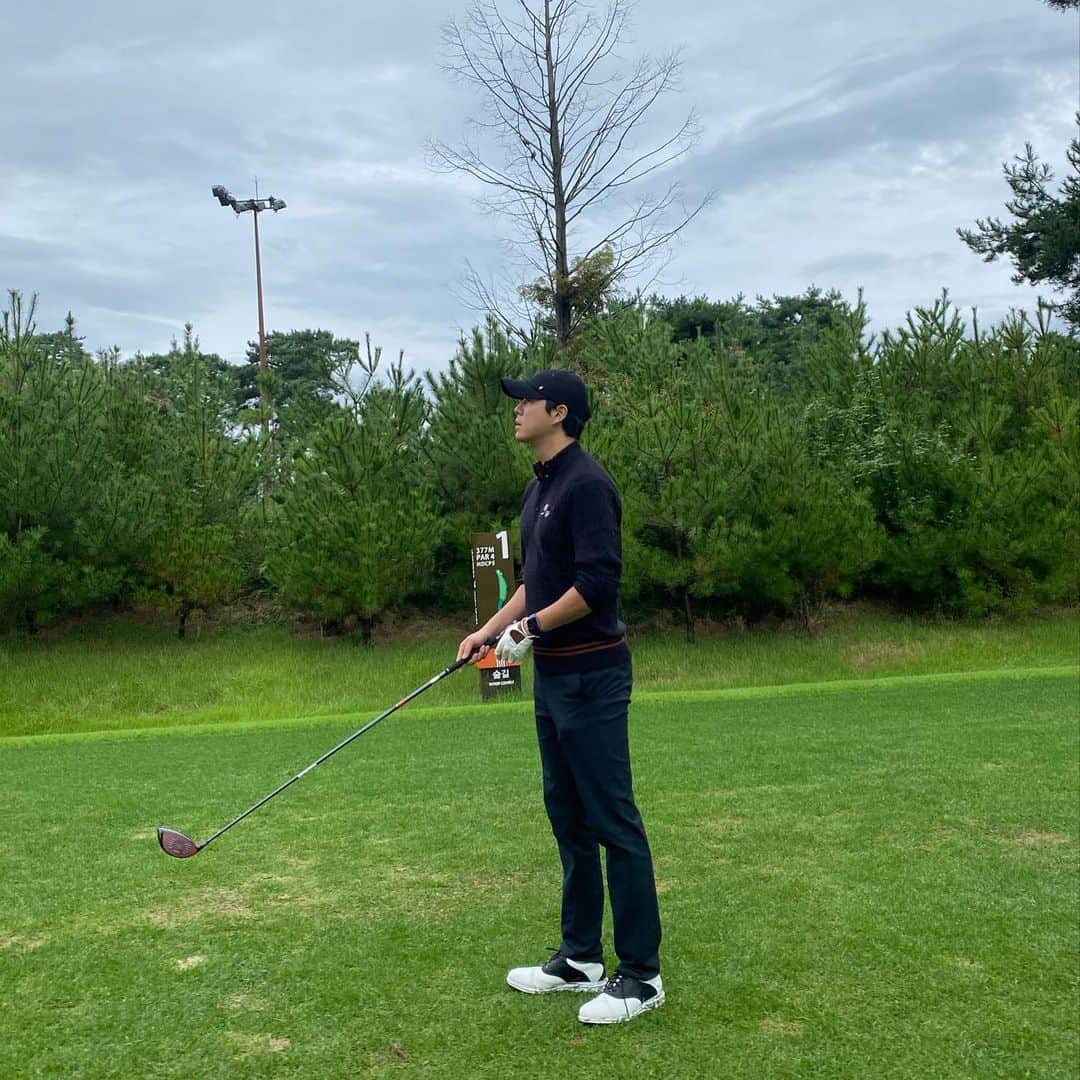 シン・ジフンさんのインスタグラム写真 - (シン・ジフンInstagram)「가먼트입고 가먼트한날 ⛳️  #골프 #가먼트골프 #락포트 #실력은언제쯤」9月15日 15時31分 - sj_hooon
