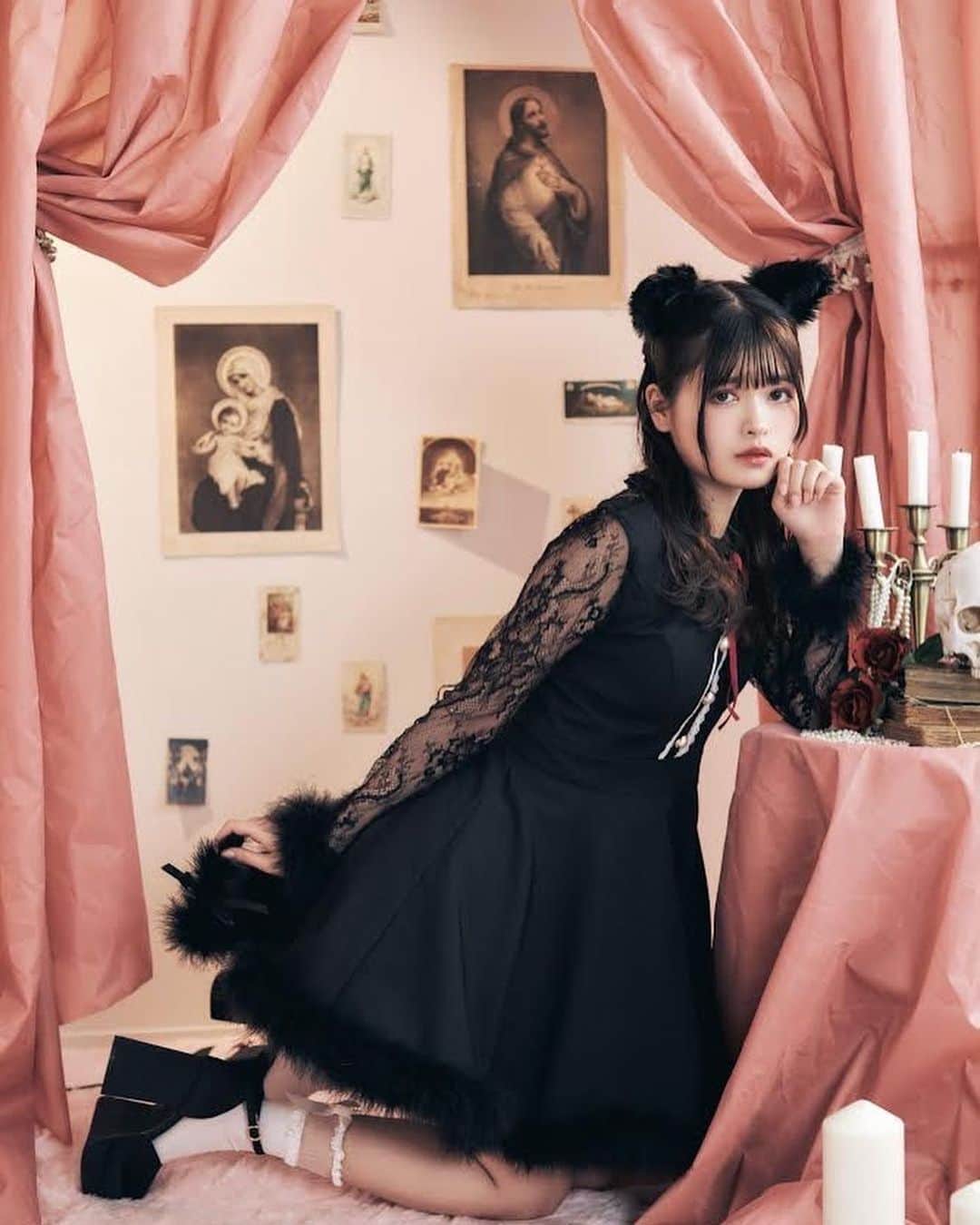 景井ひなのインスタグラム：「_ LARME058 本日発売です🎀🐾 今回も可愛いが沢山詰まってます 私は@sugarnine_official さんのコスプレを沢山着てます！ハロウィン楽しみだね〜是非👰‍♀️🤍」