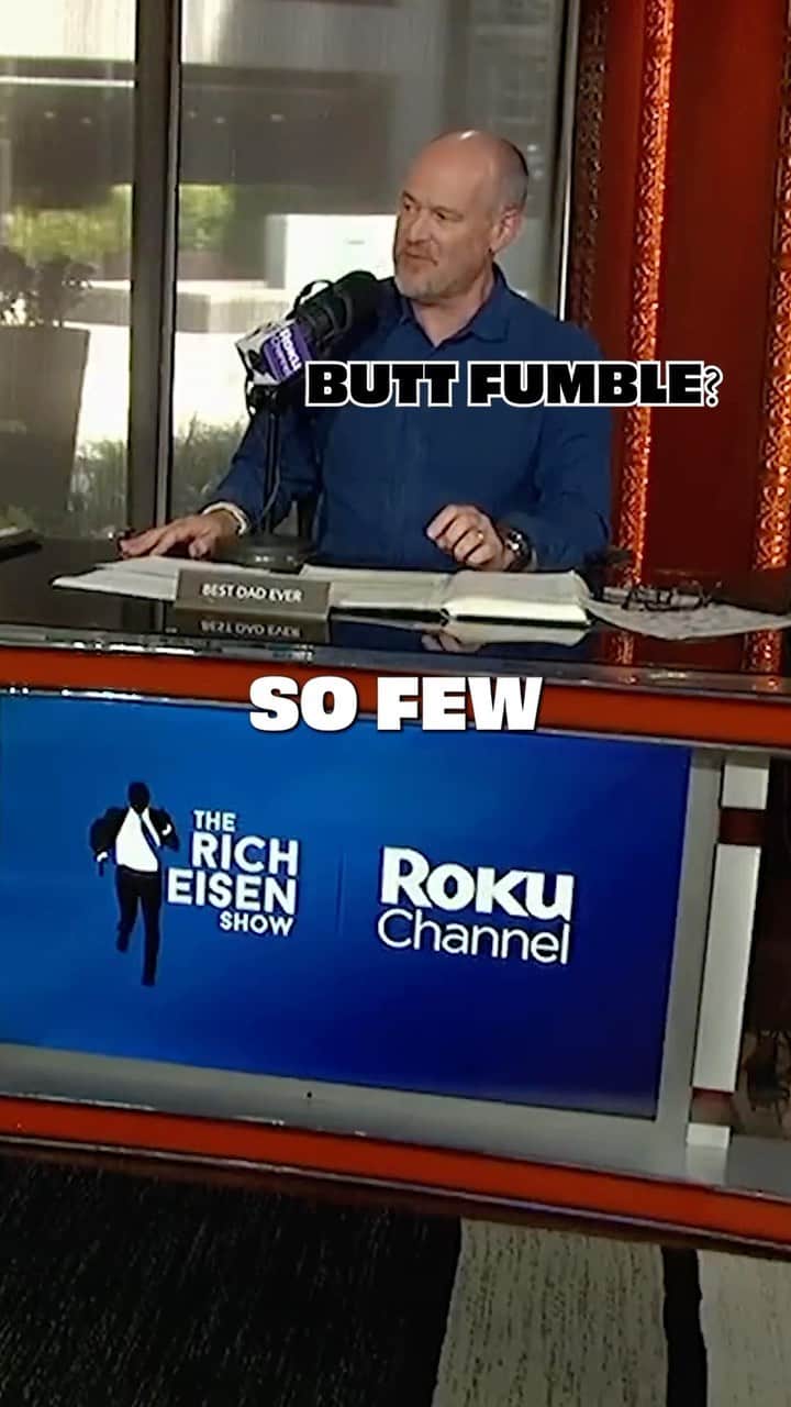 ジュリアン・エデルマンのインスタグラム：「Finding a Jets game is easier said than done, Rich…」