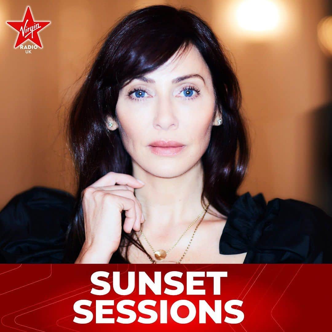 ナタリー・インブルーリアのインスタグラム：「I’m delighted to share that I’ll be performing at Virgin Radio’s Sunset Sessions with SMARTY on Friday 29th September. This will be my last gig in the UK this year!! So come join me.   I’ll be performing a special set at the top of the News UK Tower as the sun sets across the London skyline.  Make sure you listen to the Ricky Wilson show with SMARTY on @virginradiouk this Friday the 15th of September for your last chance to win tickets to see me. @rickontour  @smartymobileuk 😜❤️」