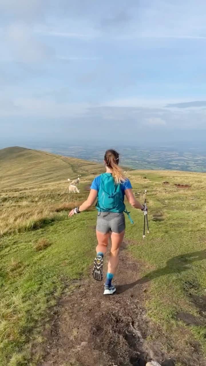 オスプレーのインスタグラム：「Have you heard about the Dyna 15L? 😎   The ultimate pack for the ultimate runner.   🎥 @rebel.running」