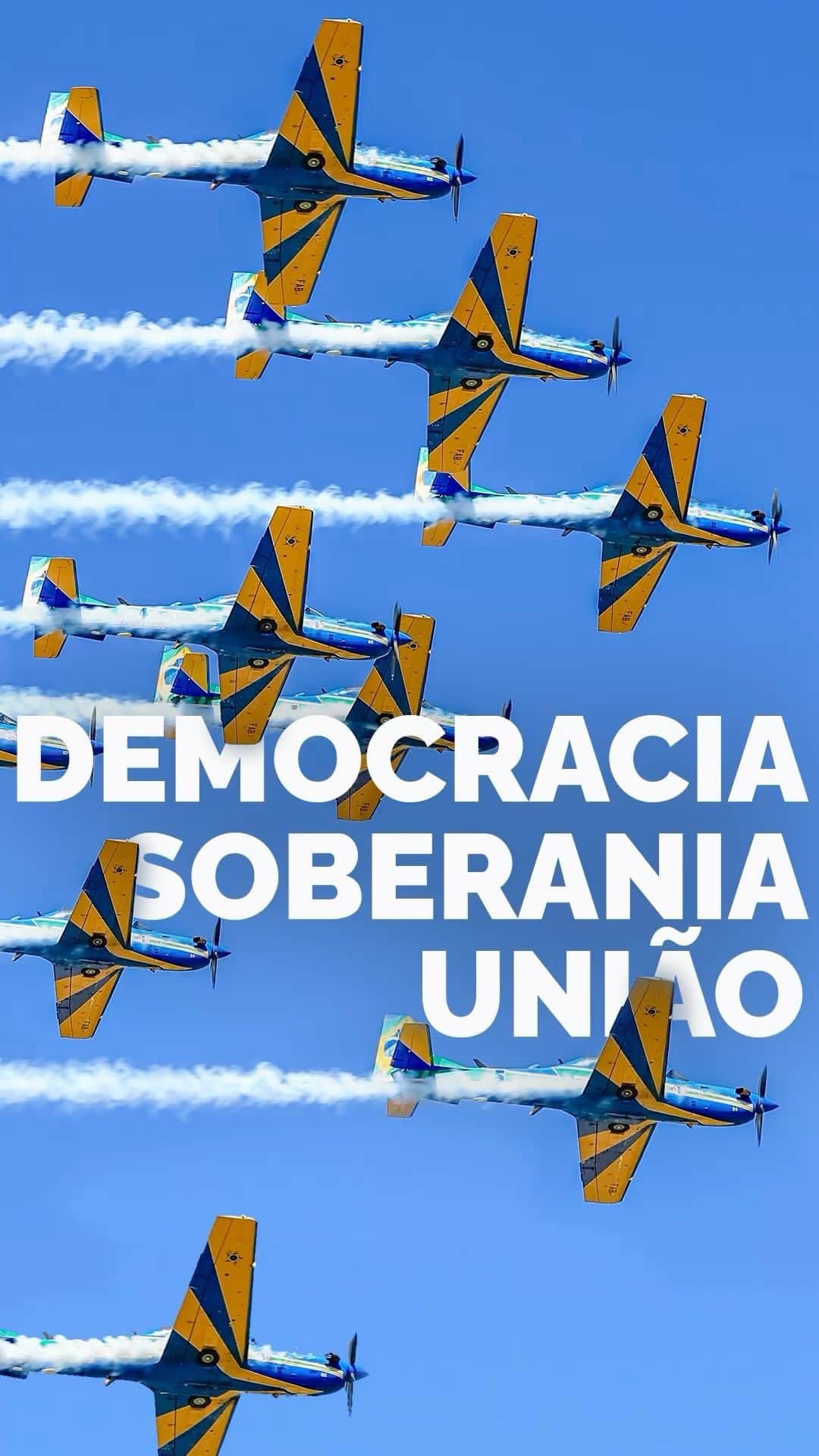 ジルマ・ルセフのインスタグラム：「O #TBT de hoje nos leva de volta ao desfile de 7 de setembro, um espetáculo de democracia, soberania e união que merece ser lembrado.  🎥 Audiovisual/PR」