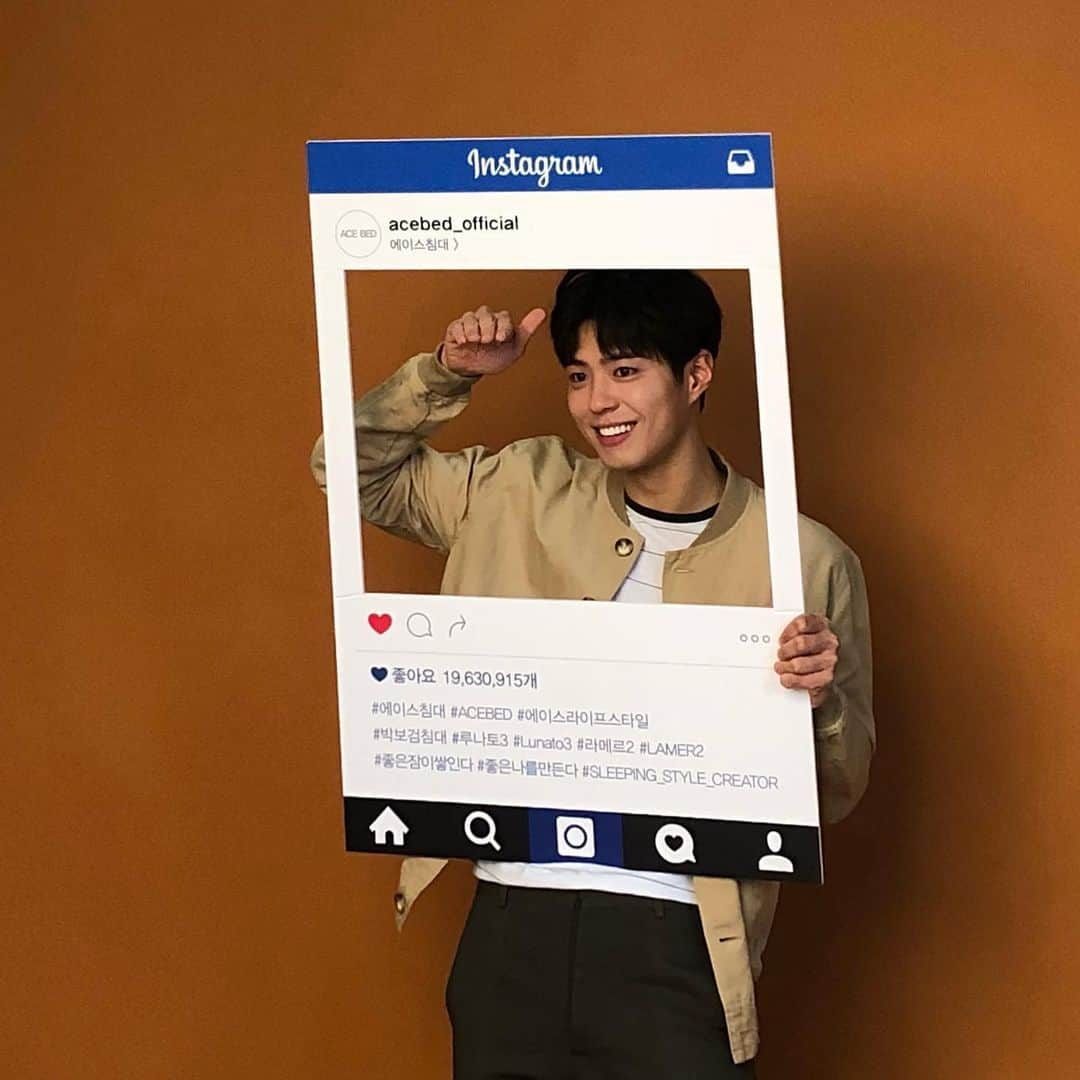 パク・ボゴムさんのインスタグラム写真 - (パク・ボゴムInstagram)「#에이스침대 의 60년 레이스, 아주 나이스🥳  #60년침대과학 #침대는과학이다」9月15日 8時15分 - bogummy