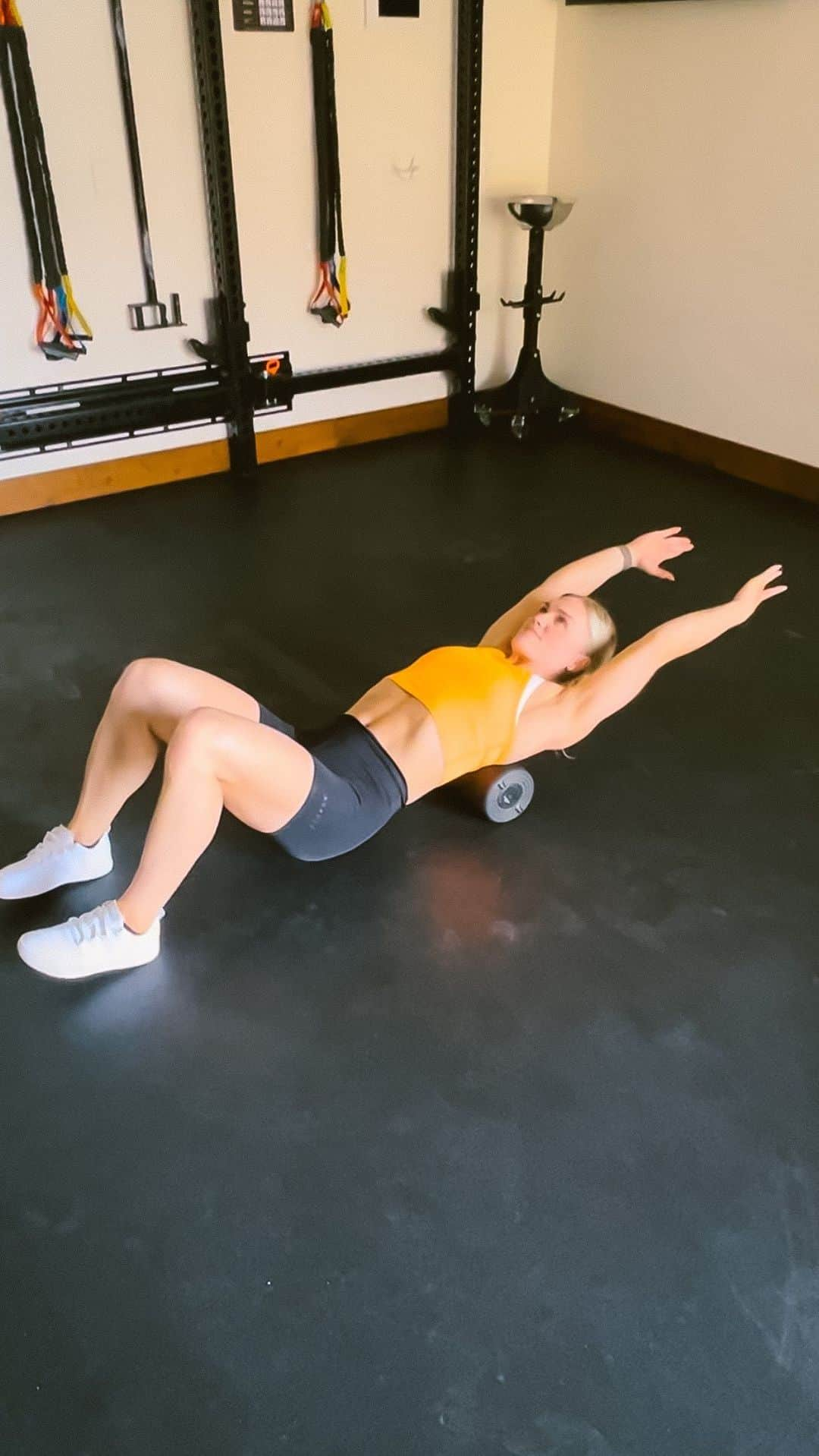 Katrin Tanja Davidsdottirのインスタグラム：「*insert upper back crackling sounds 😮‍💨✨ a h h  @gowod_mobilityfirst on the daily! #gowod #mobilityfirst  && NEW to the app: the build your own protocol. love how they are just constantly improving, all the time💫」