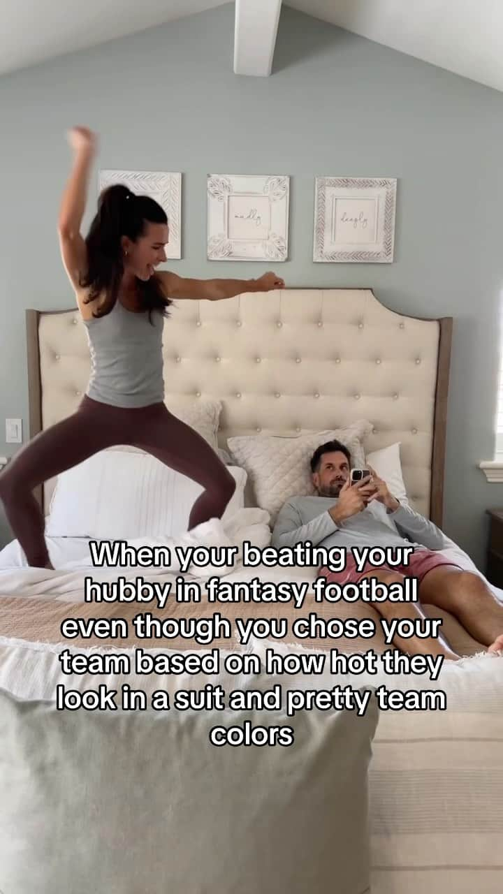 ジョージー・ローレンのインスタグラム：「Name a better feeling than beating your husband??! I’ll wait. #fantasyfootball #footballseason #football #husbandandwife」