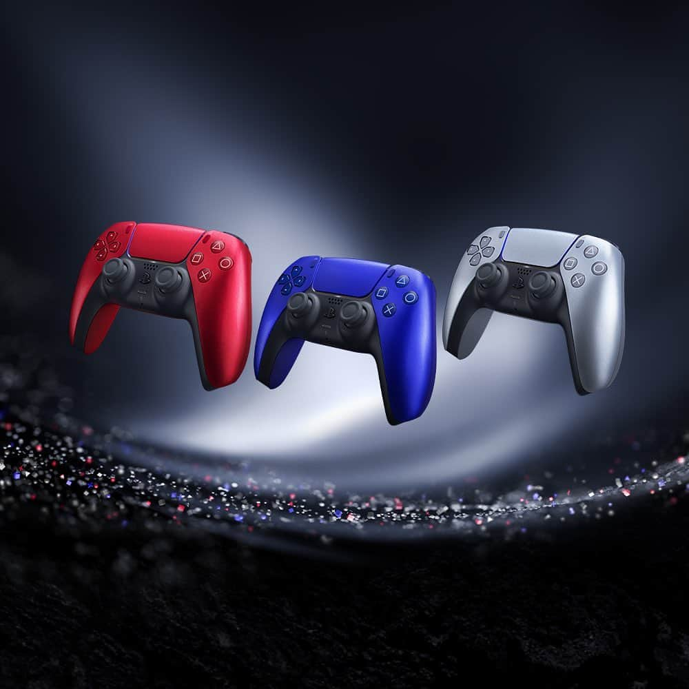 PlayStationさんのインスタグラム写真 - (PlayStationInstagram)「🌋 Volcanic Red 🔹 Cobalt Blue 🪨 Sterling Silver  Revealing the Deep Earth Collection, a new metallic colorway for #PS5 accessories.  Pre-orders begin October 4, with Volcanic Red and Cobalt Blue accessories launching on November 3, followed by the launch of Sterling Silver accessories on January 26.」9月15日 8時37分 - playstation