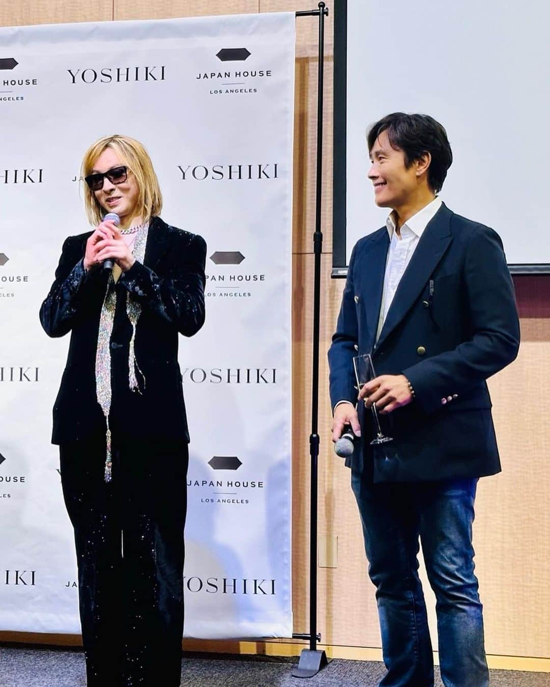 イ・ビョンホンさんのインスタグラム写真 - (イ・ビョンホンInstagram)「Congratulations my friend #yoshiki #Xjapan  #TCLchinesetheater #handandfootprinting」9月15日 8時58分 - byunghun0712