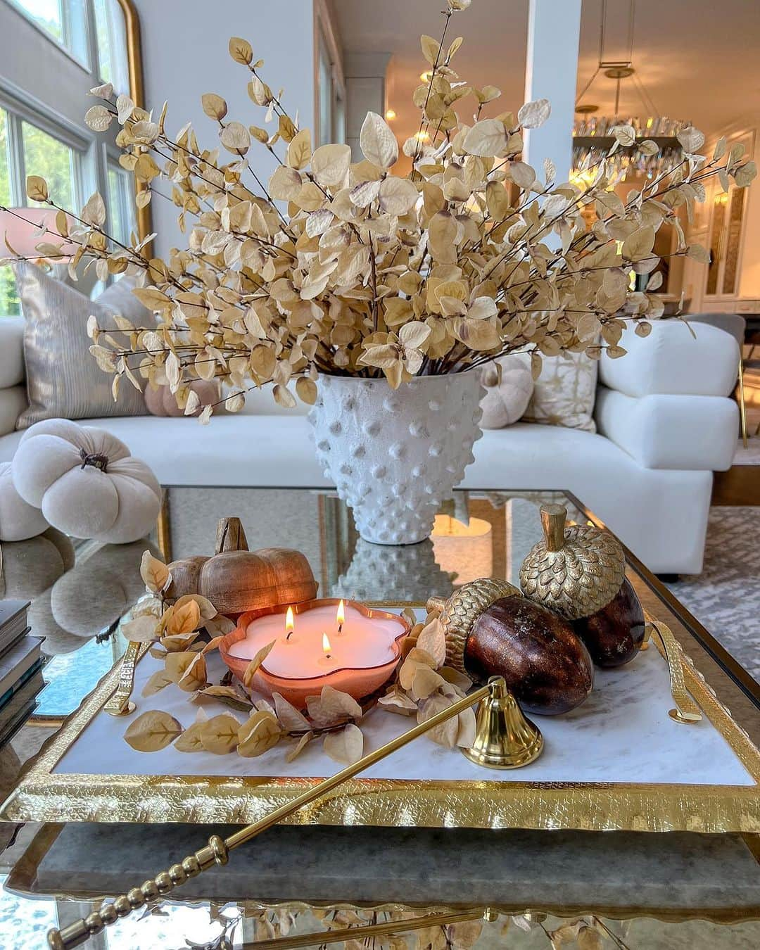 のインスタグラム：「A stunning 🎃 moment in honor of the Fall season✨🍂 From candles to velvet textures, our array of pumpkin decor will bring sophistication to any room of your home. Shop today at inspiremehomedecor.com link in bio!」