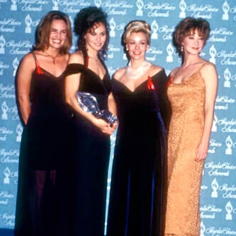 シャロン・ローレンスさんのインスタグラム写真 - (シャロン・ローレンスInstagram)「#tbt to the leading ladies of #nypdblue holding the @criticschoice Award in 1995. Our ground breaking, #abcnetwork series broke molds and records, created controversy and stars and took home MANY trophies over the 12 seasons and 261 episodes. The show was a smash hit out of the gate in 1993 when there were only four broadcast networks , with Fox the freshman on the block and no real cable contenders for mass audience attention. It was a heady time, provided a good living wage and launched the screen careers of these great gals, @sherrystringfield , @amybrenneman & @therealgailogrady.  Awards seasons were dizzying and we all enjoyed each other so much🥰…although I did not get the black dress memo for this one😂 Speaking of #tbt, anyone recognize what the red ribbons we are wearing meant?  #90s  #nypdbluetvshow  #sherrystringfield  #amybrenneman  #gailogrady  #tvactress  #primetime  #networktv  #criticschoice  #criticschoiceawards」9月15日 9時24分 - sharonelawrence