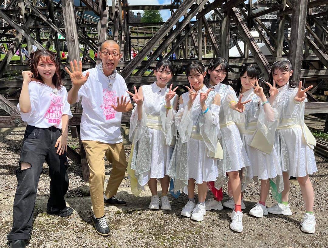 秋吉優花さんのインスタグラム写真 - (秋吉優花Instagram)「. #アンスク2023 の思い出たち。 青春でした🎢 . ステージ出番の前後以外は ずっとインタビューさせて頂いてました！！ . 色んなお話聞けて楽しかった🥰 . ①番組公式HPで 1週間限定見逃し配信🎢 ※一部カットあり  ②10/29(日)23:00〜24:00 フジテレビTWOで放送決定📺 ※アーティストインタビューなど未公開シーン追加  . 全国で観れるけん、是非HPへ🪻  . #敬称略 #175R #イナゴライダー #ばってん少女隊 #teamshachi #ブライアン新世界 #RyanB #poppingemo #HacktheCeremony #Theコットンクラブ #松隈ケンタ #badknee #おほしんたろう #秋吉優花 #福岡に音楽番組をつくりたい #TNC #テレビ西日本 #フジテレビ」9月15日 9時26分 - akiyoshi_1024