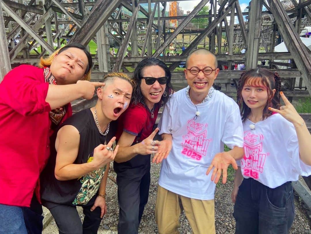 秋吉優花さんのインスタグラム写真 - (秋吉優花Instagram)「. #アンスク2023 の思い出たち。 青春でした🎢 . ステージ出番の前後以外は ずっとインタビューさせて頂いてました！！ . 色んなお話聞けて楽しかった🥰 . ①番組公式HPで 1週間限定見逃し配信🎢 ※一部カットあり  ②10/29(日)23:00〜24:00 フジテレビTWOで放送決定📺 ※アーティストインタビューなど未公開シーン追加  . 全国で観れるけん、是非HPへ🪻  . #敬称略 #175R #イナゴライダー #ばってん少女隊 #teamshachi #ブライアン新世界 #RyanB #poppingemo #HacktheCeremony #Theコットンクラブ #松隈ケンタ #badknee #おほしんたろう #秋吉優花 #福岡に音楽番組をつくりたい #TNC #テレビ西日本 #フジテレビ」9月15日 9時26分 - akiyoshi_1024