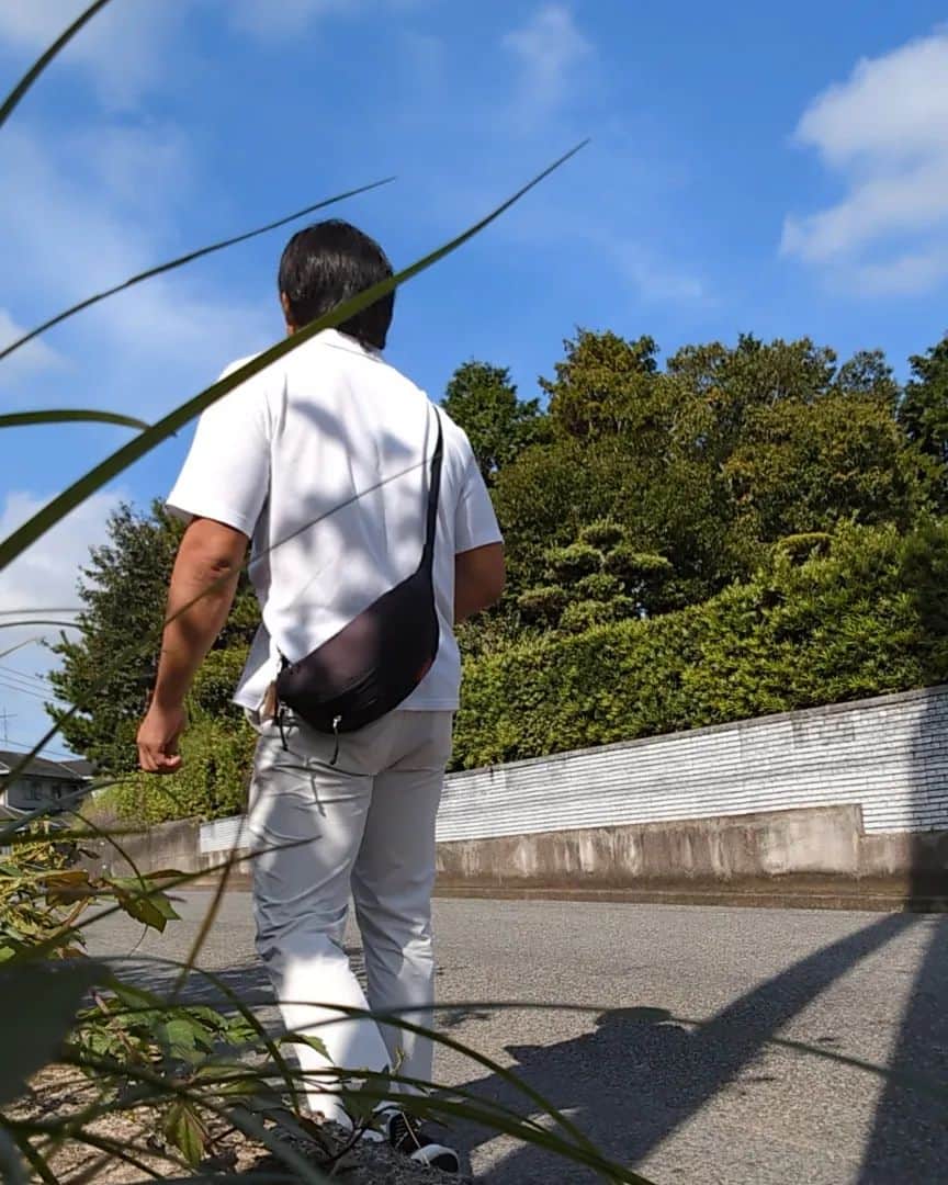 大和ヒロシさんのインスタグラム写真 - (大和ヒロシInstagram)「10時から事務所で打ち合わせなので、それまで少しだけ君津市泉を歩いています。」9月15日 9時54分 - yamatohiroshi