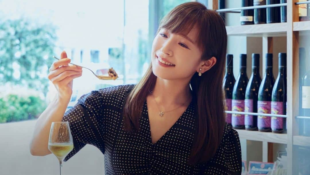 HILLS LIFE DAILYのインスタグラム：「ITALIAN DISHES FOR WINE LOVER ワインマニアのアナウンサー市野瀬瞳が、お酒と楽しむイタリアン  プロフィールのURLから最新記事をチェック。  #市野瀬瞳 #イタリアン #ワイン #ワインペアリング #六本木ヒルズ #ヒルズライフデイリー」