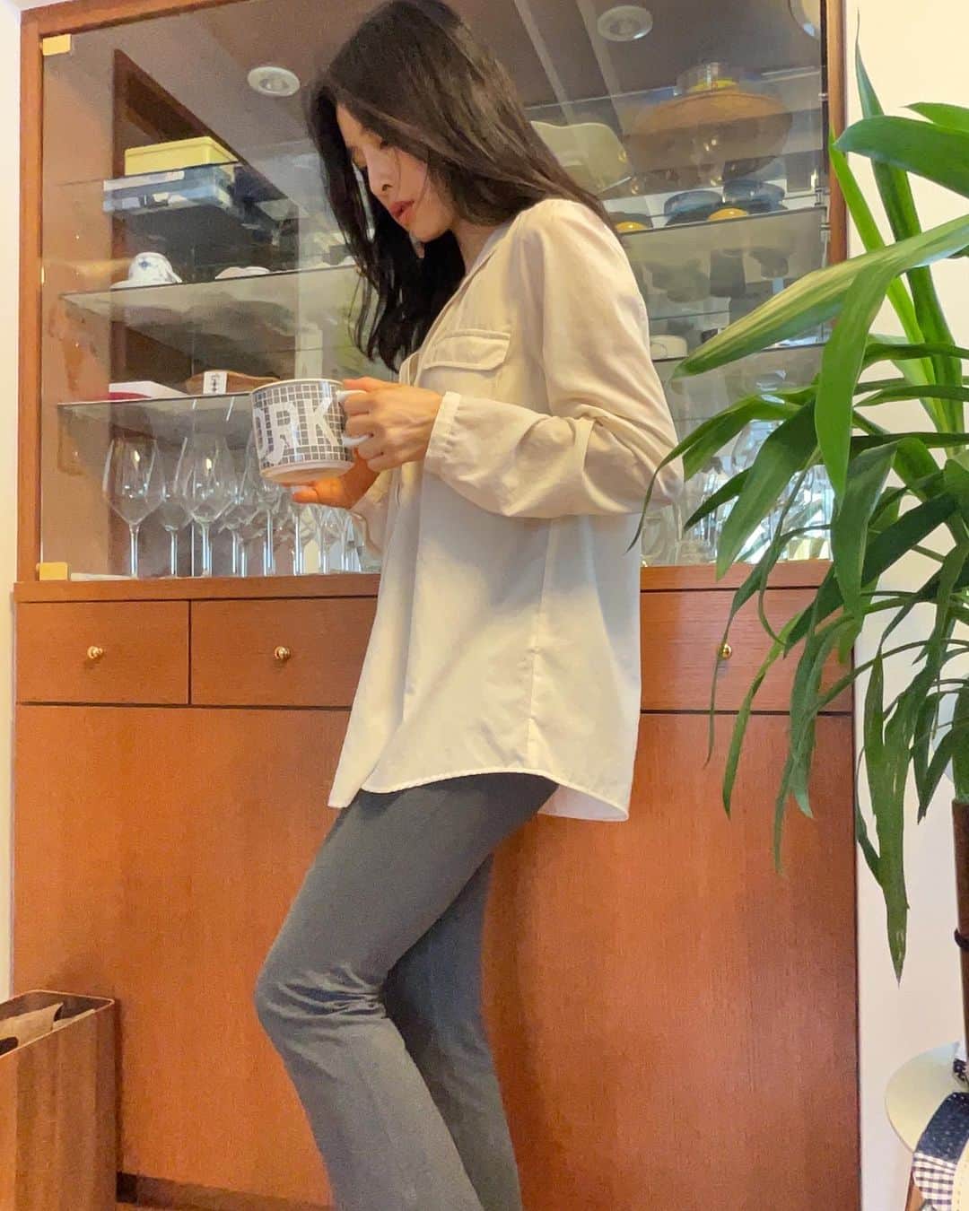 のインスタグラム：「❇︎ Let's have some coffee and calm down. ☕️ #morning  #coffee」