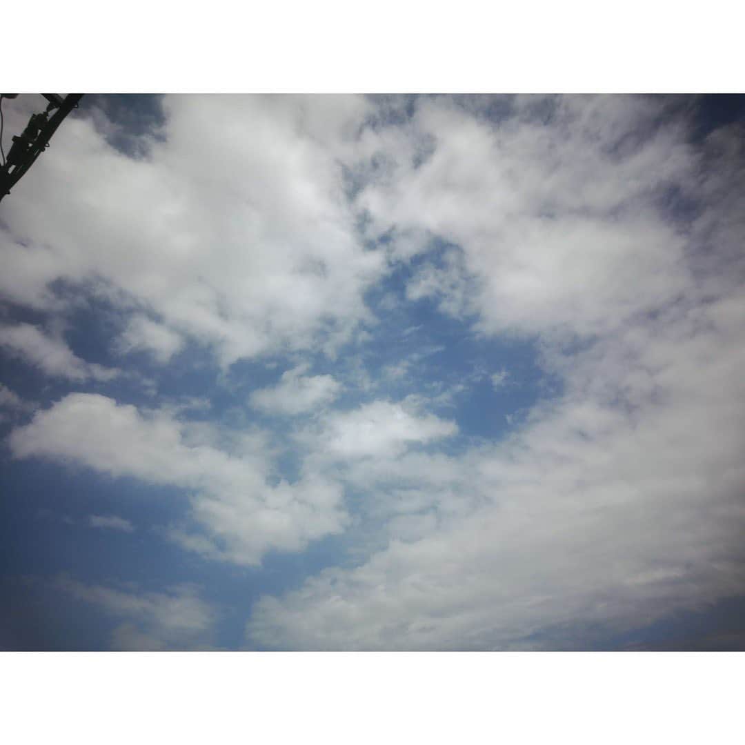 長尾寧音のインスタグラム：「📸☁️ ⁡ なんか思ったより綺麗に撮れた☺️ ⁡ ⁡ 今日も頑張ろうね🌱 ⁡ ⁡ ⁡ #papershoot」