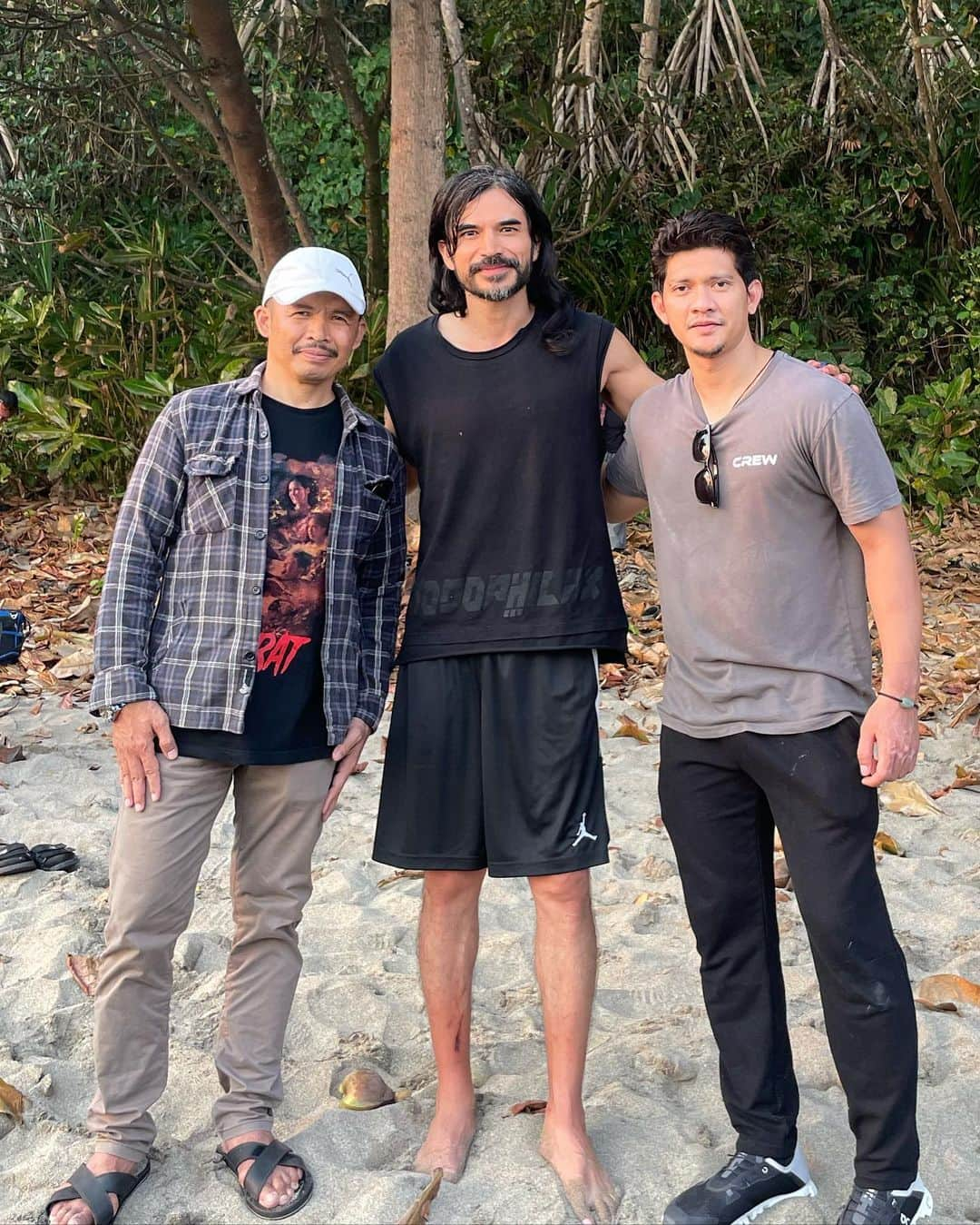 尚玄さんのインスタグラム写真 - (尚玄Instagram)「“Silver lining”  Huge thanks to Indonesian action star @ceceparifrahman & @iko.uwais for your encouragement and to our crew for your hard work every day. 🙏」9月15日 10時57分 - shogenism