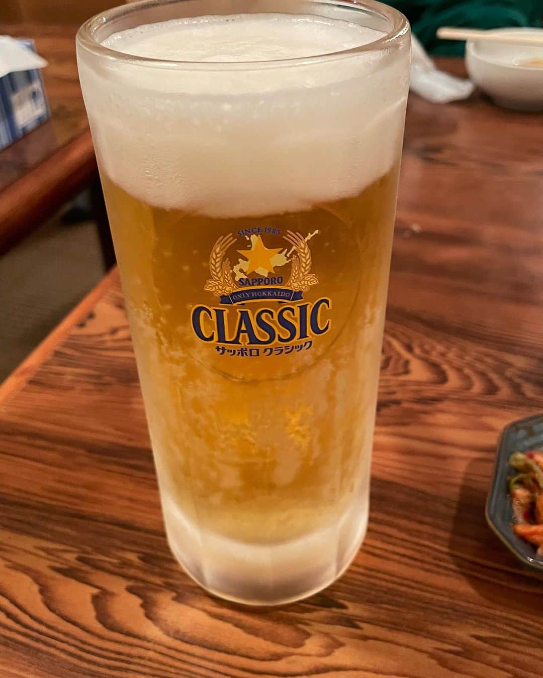 のインスタグラム：「阪神タイガースのアレをまさか！ 北海道は札幌で祝杯できるとは！ 札幌で飲むのはサッポロクラシック！ そして！ ジンギスカン！ 最高やん！ 本日のイベントも頑張ります！ いや。 頑張れます！ 阪神タイガース！アレ！ おめでとう！！ #永島知洋 #阪神タイガース #アレ  #札幌 #サッポロクラシック #ジンギスカン #めんよう亭」