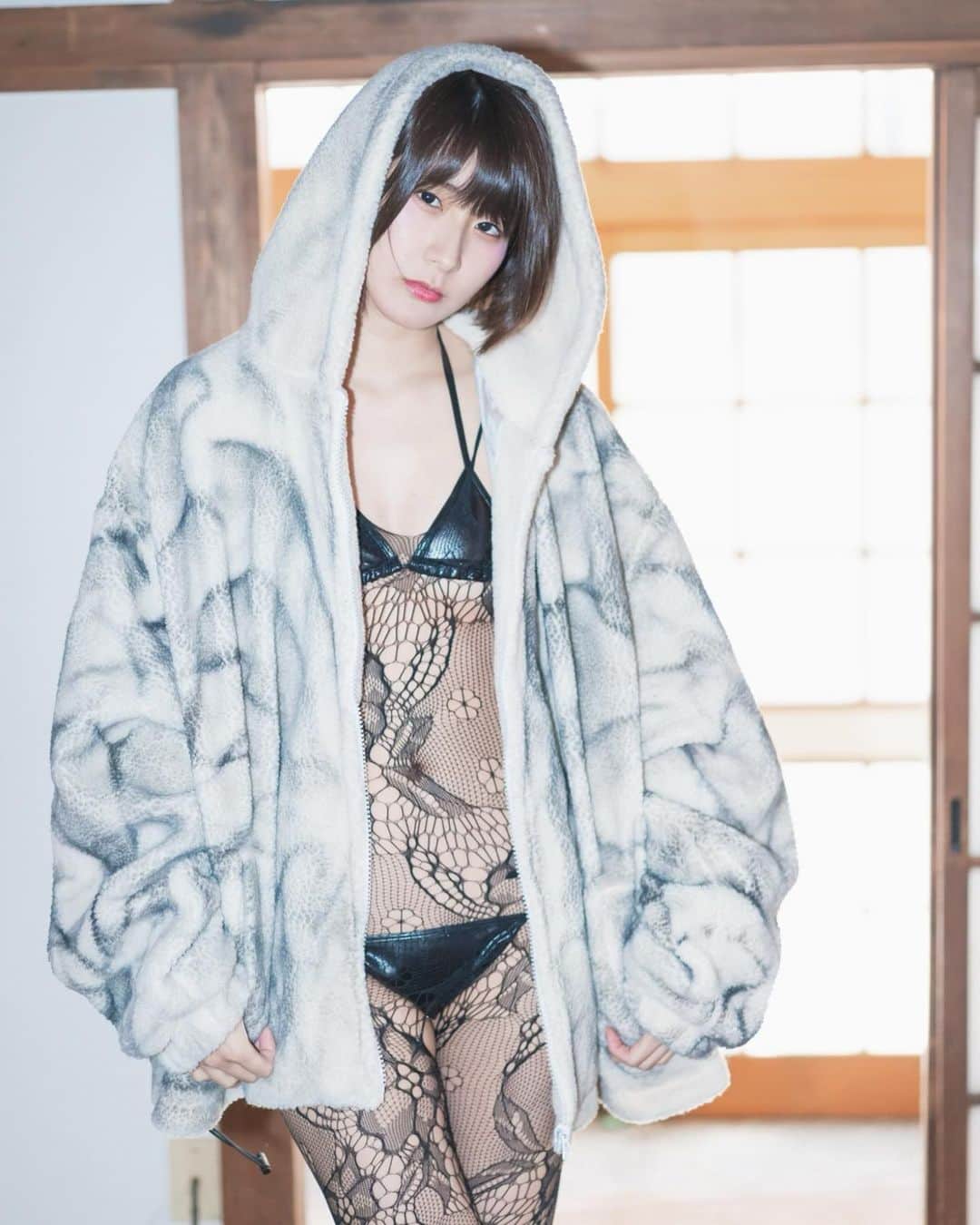 のインスタグラム：「. . . 網タイツとビキニとコート  デジタル写真集から一枚  #japanesegirl #swimsuits  #網タイツ #網タイツフェチ  #ショートカット女子 #水着」