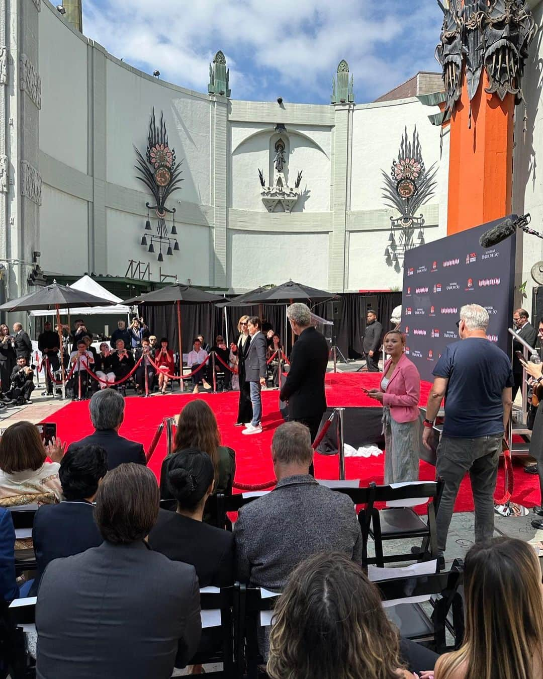 イ・ビョンホンさんのインスタグラム写真 - (イ・ビョンホンInstagram)「#yoshiki #Xjapan #TCLchinesetheater #handandfootprinting」9月15日 12時02分 - byunghun0712