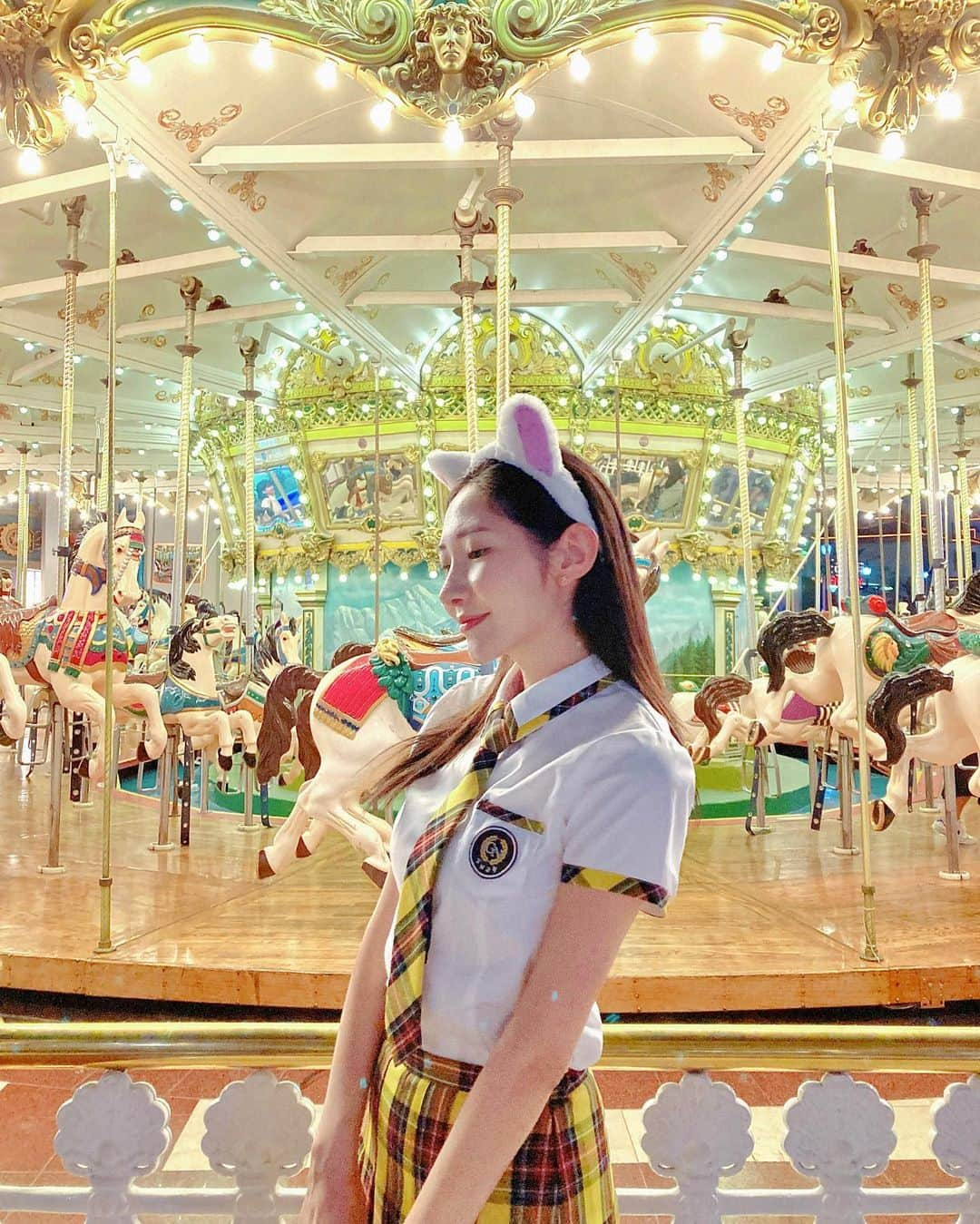 李起林さんのインスタグラム写真 - (李起林Instagram)「Merry Go Round🦄 . . #롯데월드 #lotteworld #일상 #교복 #교복스타그램 #ootd」9月15日 12時04分 - p__rimuxrimu