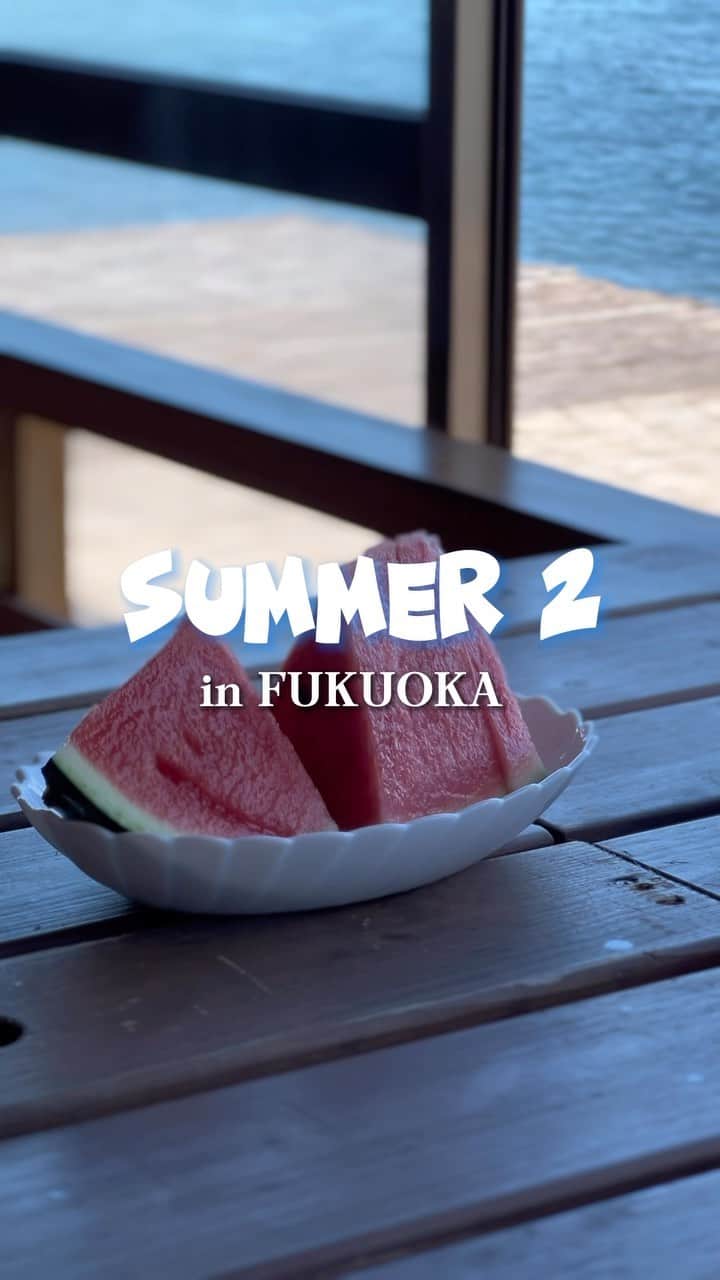 のインスタグラム：「夏もいよいよ終わりに差し掛かりました。🌆 今年の夏は特に暑かったですね。 数年ぶりにお祭りが開催されたり、花火が見れたりと夏らしい楽しみ方ができた方も多かったのではないでしょうか？🎐  まだまだ残暑の残る季節ですが、体調には気をつけて過ごしてくださいね。  Photo by @ansett747 @ke._.ta1101 @near_miya @k.t.r_fuk @tamkats8 @take_m_n_a @michirinchan2  素敵な投稿ありがとうございました。  #fukuoka #fukuokapics #fukuokareel #福岡 #博多 #中洲 #summer #夏 #夏景色」