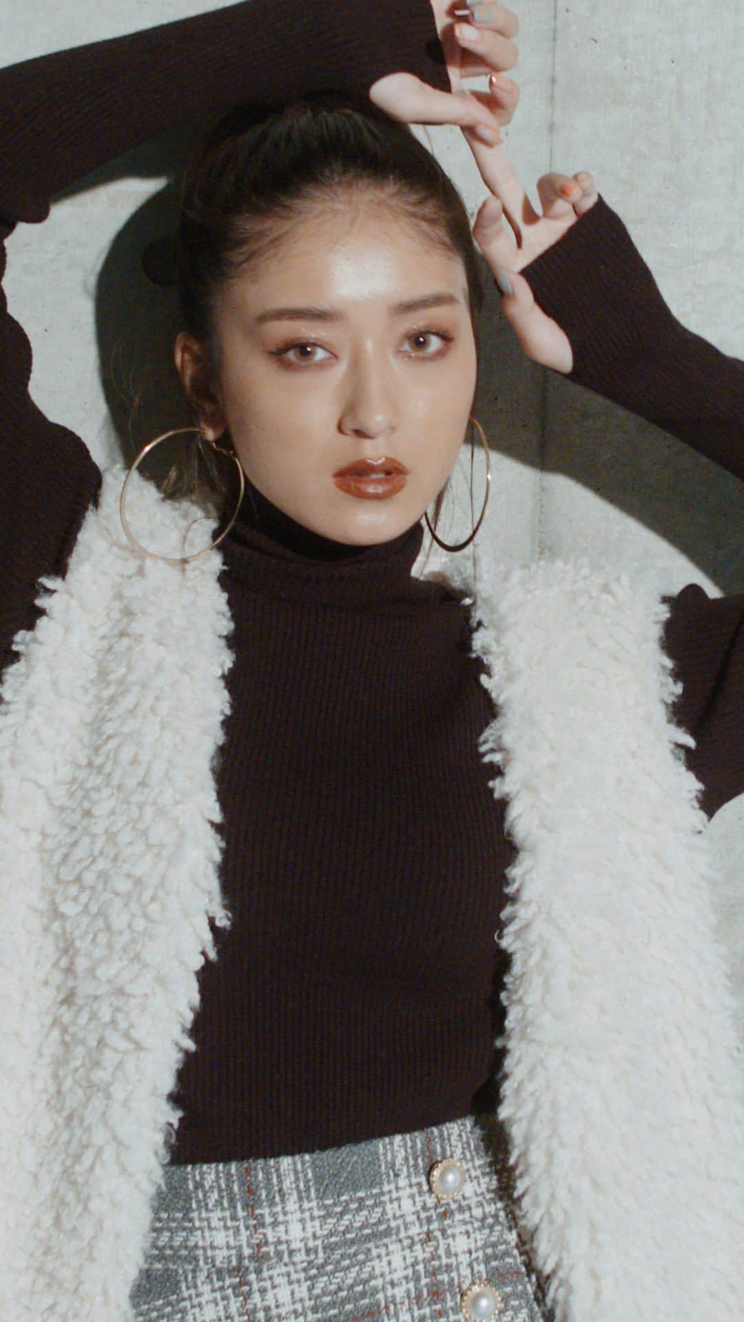 のインスタグラム：「『SUREVE』 女子から憧れられる、カッコいい私へ。  池田美優（@michopa1030）さんがカッコよくヘルシーに着こなしてくれました！ 今回は秋冬先取のニットアイテム特集❤ 着用商品は9/16(土)発売！  SUREVE公式アカウント（@sureveofficial）でも、トレンド情報を発信中！チェックしてね♪  #avail #アベイル #今を着る #sureve #トレンドコーデ #ギャルコーデ #ニット #秋コーデ #秋服」