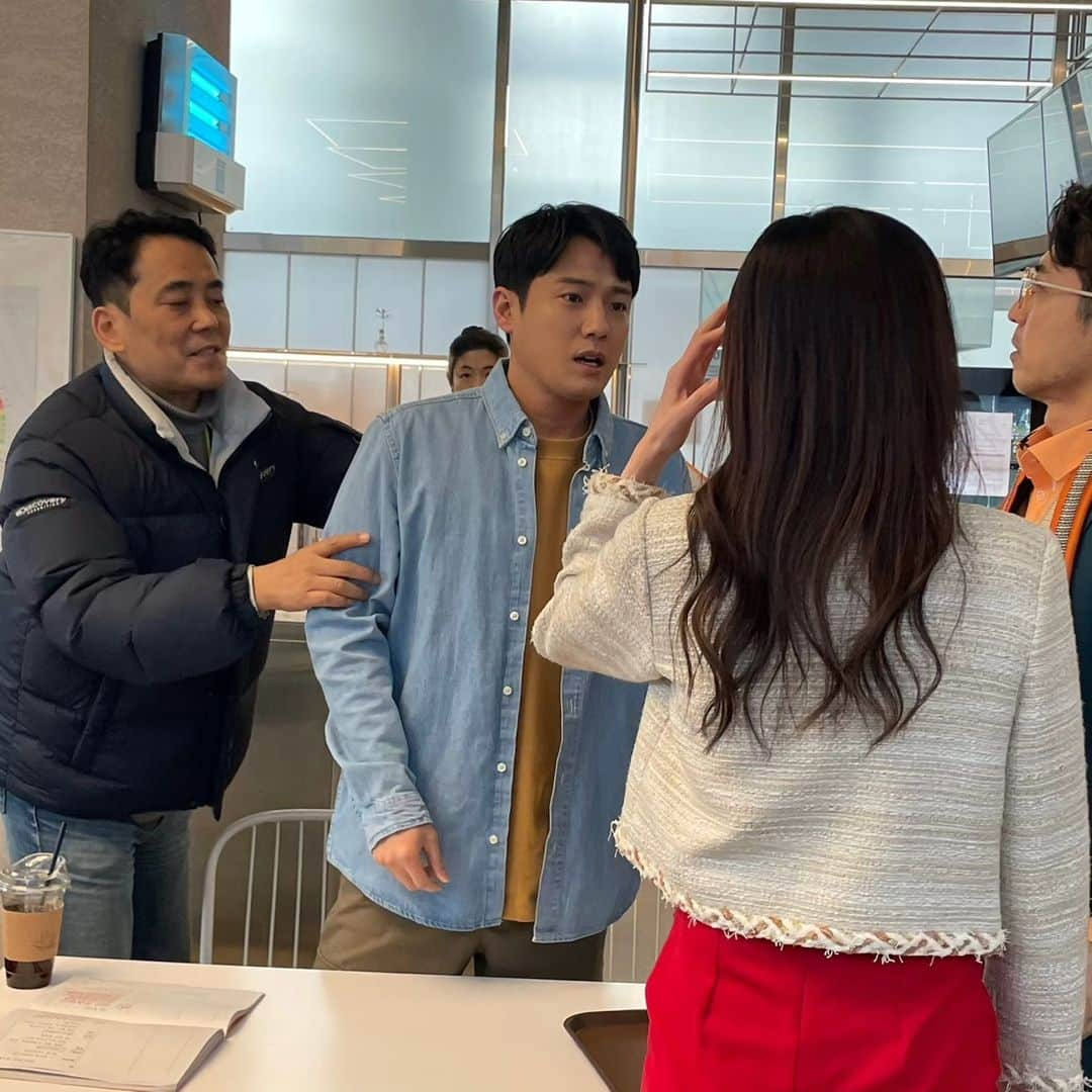 ソ・ジュニョンさんのインスタグラム写真 - (ソ・ジュニョンInstagram)「I met the director in December and my daughter Jandi (Sieun) in early January, and I started filming with excitement and nervousness at the art academy for the first time. It would have been from that day. I did my best because each scene was precious time and decrease the number of cuts.  My close senior brother expressed the same feelings, but I was so surprised that I had no choice but to sympathize.  But we've already finished filming, and it's our last broadcast. Thank you very much. I would like to thank all the viewers and people involved for watching and believing in Geum, Gangsan. I was so happy to live on Geum, Gangsan.  I will work harder and come back with a better performance.  I hope you enjoy the last broadcast!! Everyone who's reading this!!  Let's have fun today. Cheer up!! up!! up!!  good bed is always #CALMA」9月15日 12時34分 - seojy0424