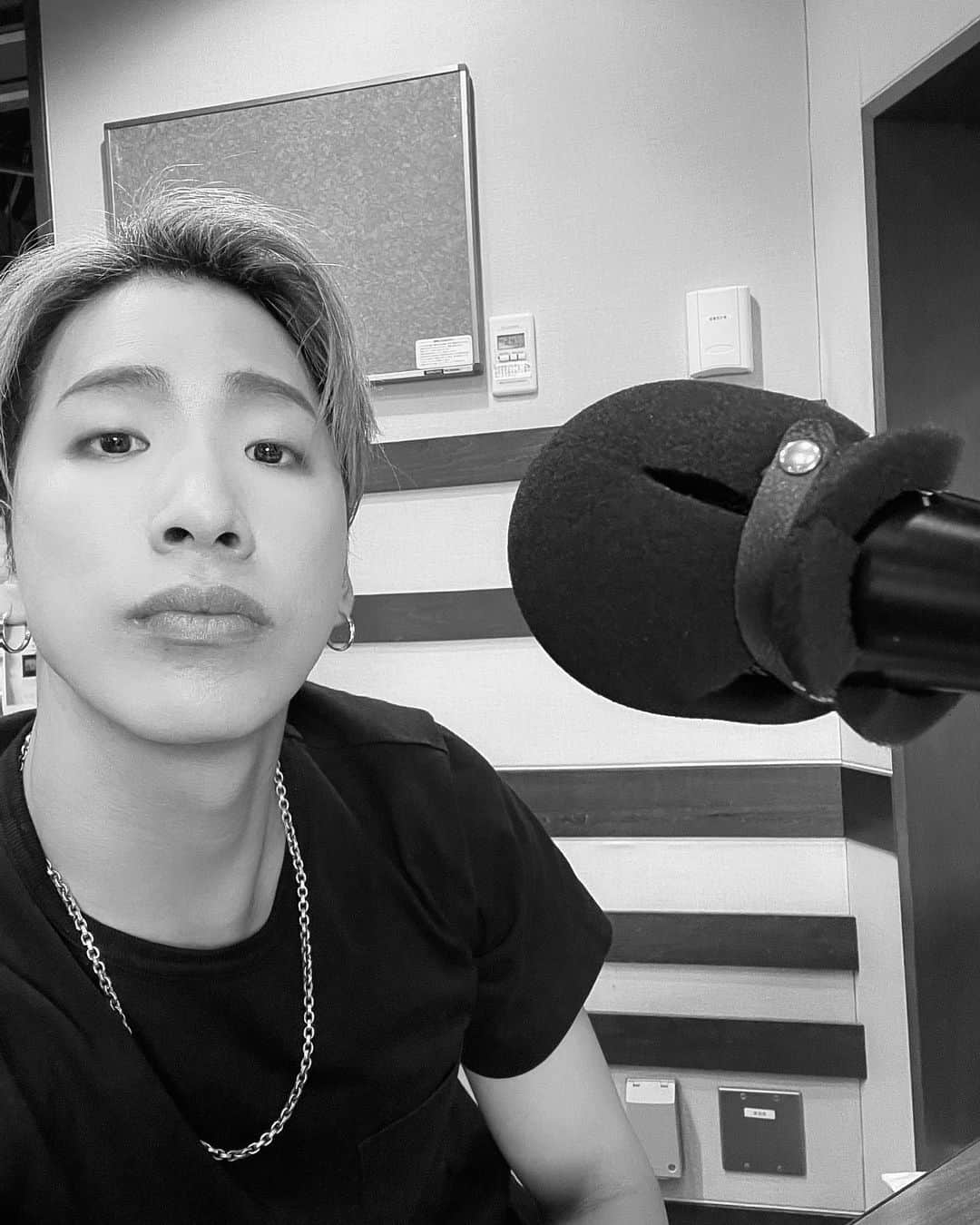 陣のインスタグラム：「radio~~🎙️  @tokyofm_official  @jump.up_melodies」