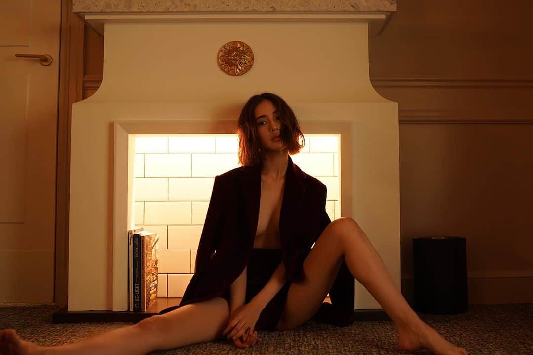 藤井夏恋のインスタグラム：「Karen in Paris. hm/ph by Tomoka Kitsunai」