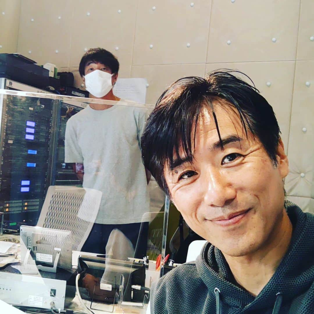 川久保秀一さんのインスタグラム写真 - (川久保秀一Instagram)「【13時から #サルオル 】 今週も代打を仰せつかり、 #fmサルース #fmしながわ 「SALUS all in one」📻️ メッセージテーマは「お買い物」。 物価高の昨今、こんな工夫をしてますとか、高かったけど頑張って買っちゃった、海外旅行で値引き交渉成功、近所の商店街に買い物が楽しくなる店・店員さんがいる等、買い物に関するものなら何でもカモ～ン👍  msg@fm-salus.jp  YouTubeやFMぷらぷら、サイマルラジオでも視聴できます👂️👀」9月15日 12時47分 - hidekazu_kawakubo