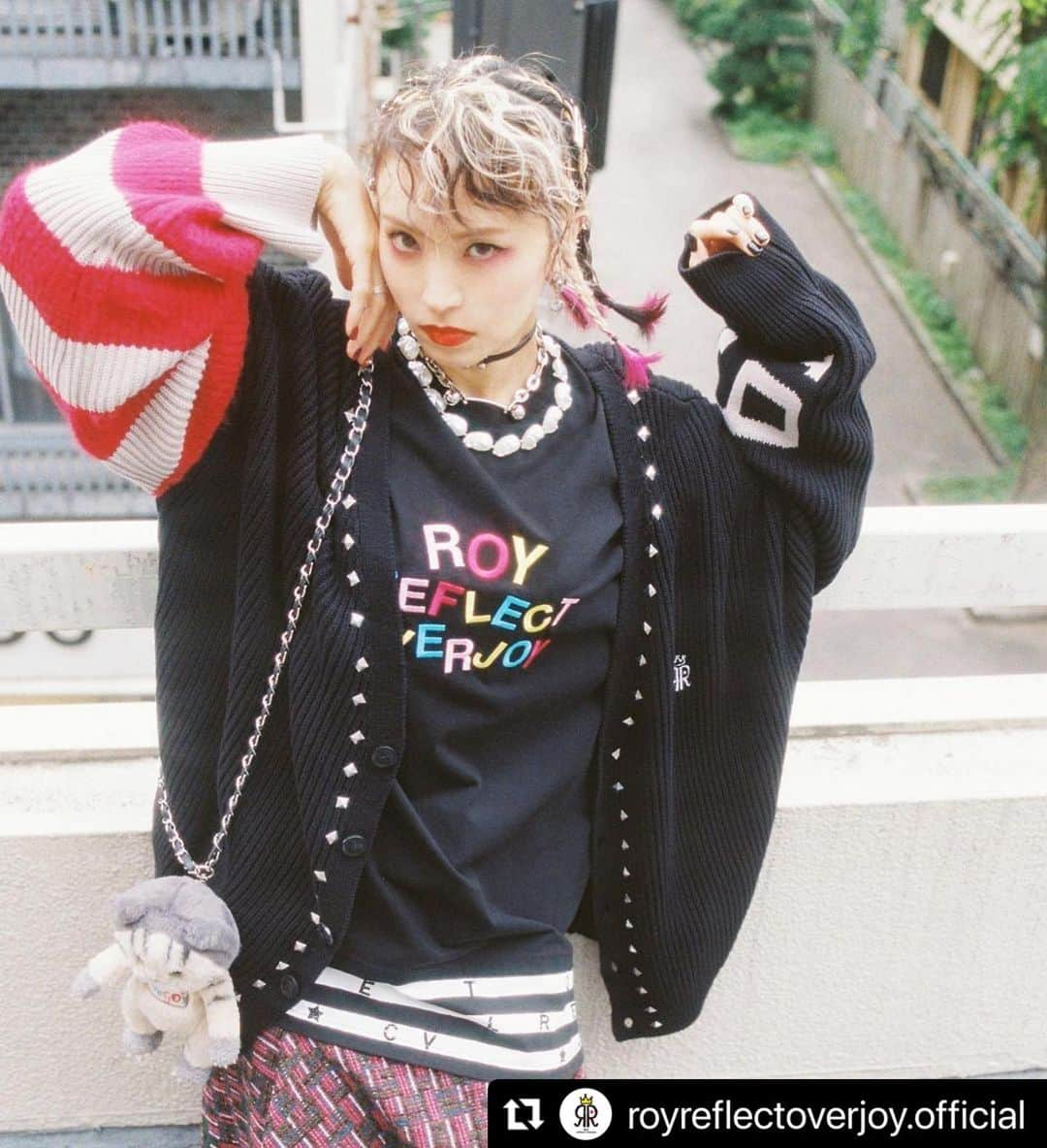 LiSAさんのインスタグラム写真 - (LiSAInstagram)「🐈‍⬛👑 #Repost @royreflectoverjoy.official with @use.repost ・・・ . 2023 FALL COLLECTiON  9/26(TUE)12:00〜 START👑  new collection coming soon...  #royreflectoverjoy #LiSA  @royreflectoverjoy.official」9月15日 12時48分 - xlisa_olivex