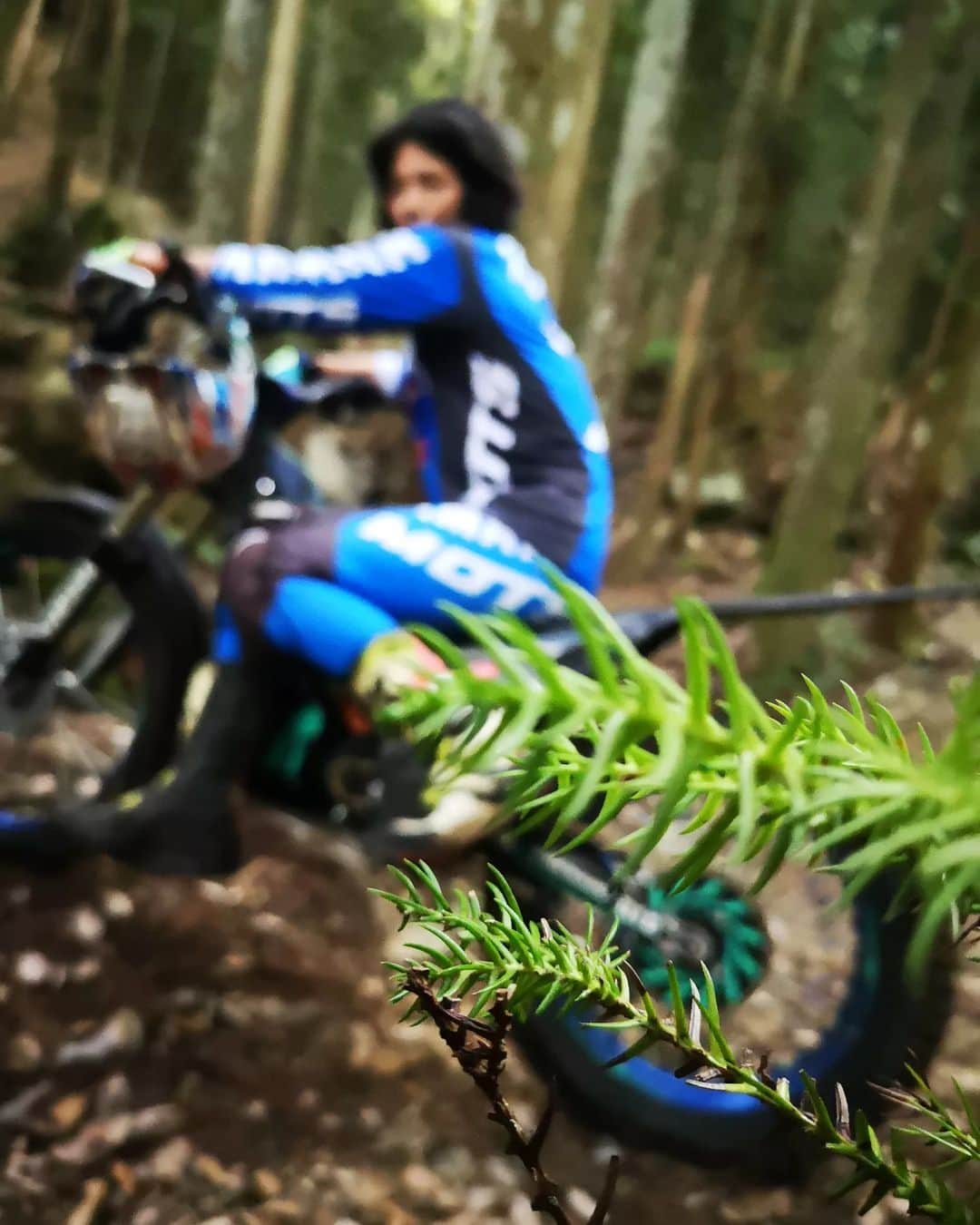 黒山健一さんのインスタグラム写真 - (黒山健一Instagram)「YAMAHA electric Bike ＆ kenny🤗  #yamaha #yamahafactoryracing  #araihelmet #alpinestars #DUNLOP #motsracing #electricbike #ogio_powersport_japan #オジオパワースポーツ」9月15日 12時54分 - kenichi_kuroyama