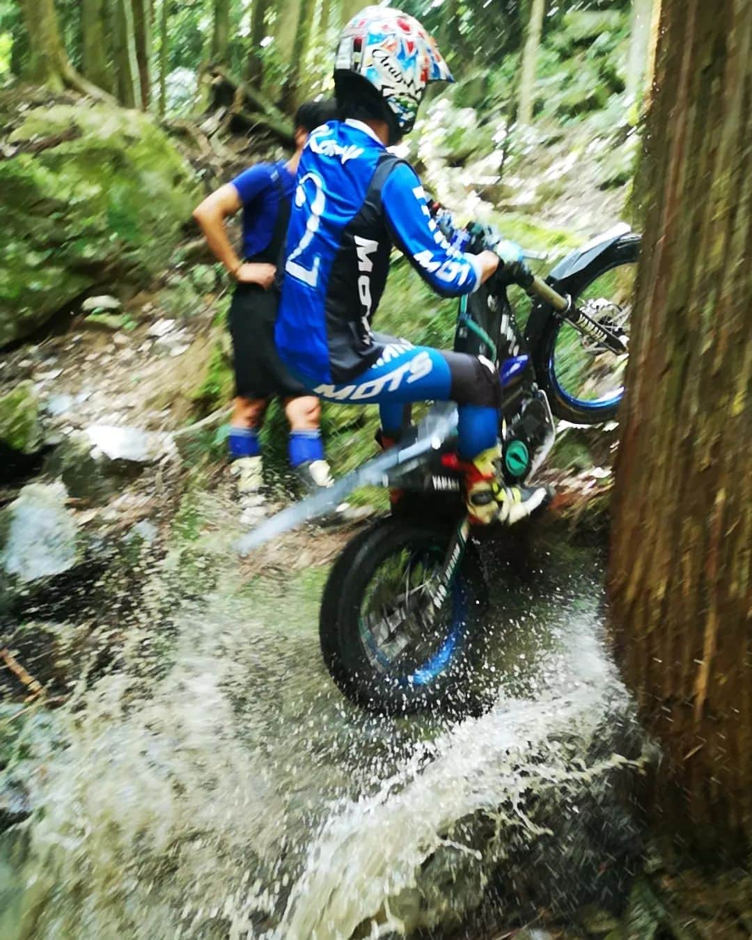 黒山健一のインスタグラム：「YAMAHA electric Bike ＆ kenny🤗  #yamaha #yamahafactoryracing  #araihelmet #alpinestars #DUNLOP #motsracing #electricbike #ogio_powersport_japan #オジオパワースポーツ」