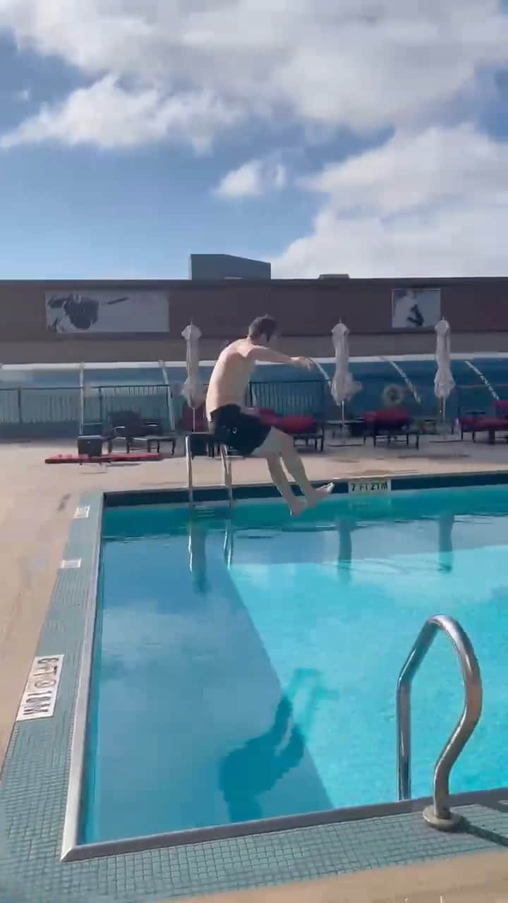 アウル・シティーのインスタグラム：「In a fervor of youthful exuberance, I, with abandon, did hurl myself forth into yonder pool, surrendering to the call of aqueous allure, as the refreshingly cold waters bespoke a tale of cool respite and invigorating immersion lol」