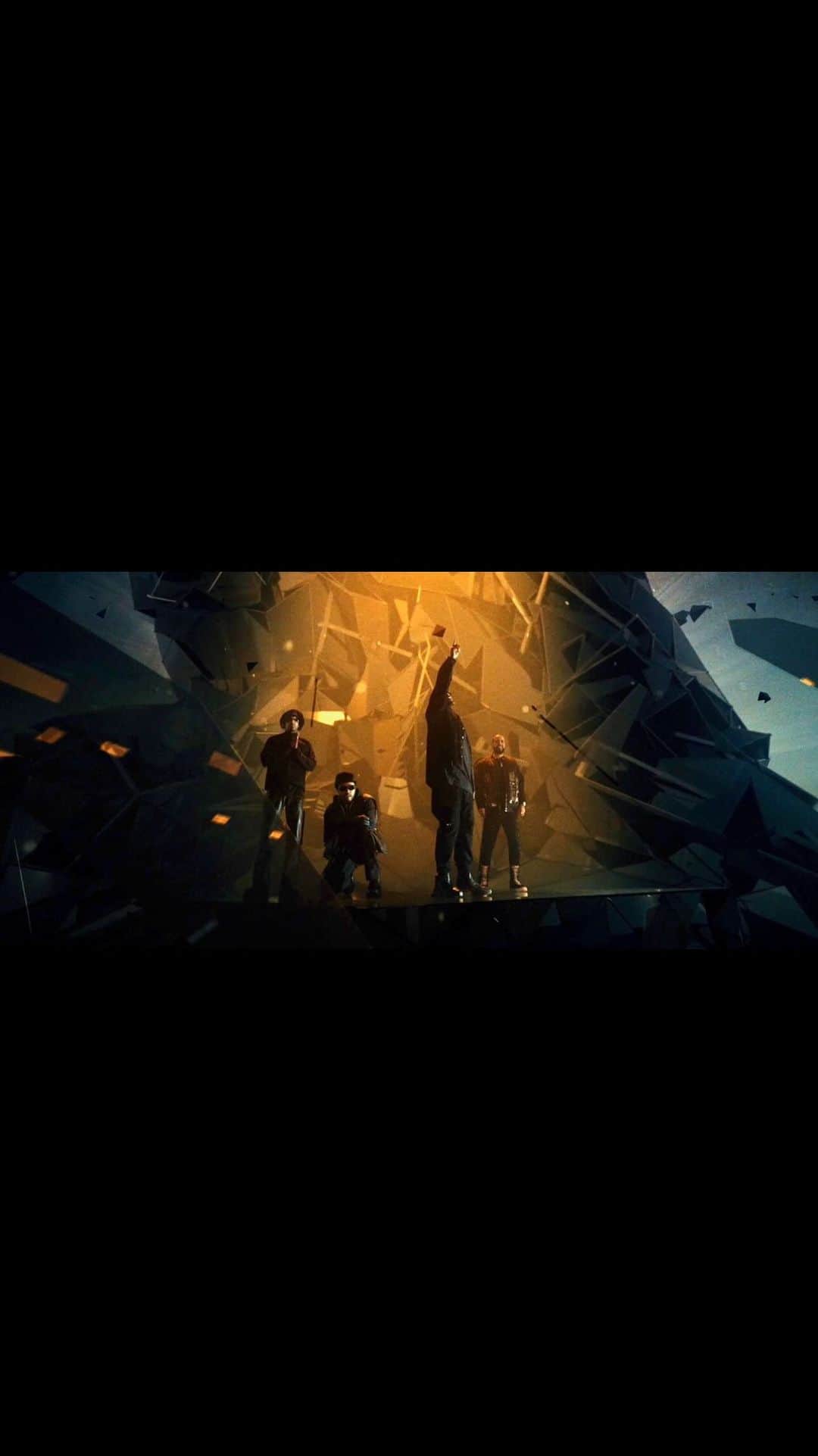 フレンチ・モンタナのインスタグラム：「WORLD PREMIERE!! WATCH THE OFFICIAL MUSIC VIDEO FOR “ANOTHER ONE OF ME” FEAT. @THEWEEKND @21SAVAGE @FRENCHMONTANA!!  THE LOVE ALBUM : OFF THE GRID STREAM NOW ON ALL PLATFORMS!!!  LOVE! LOVE! LOVE 🖤🙏🏿💫⚡️✨」