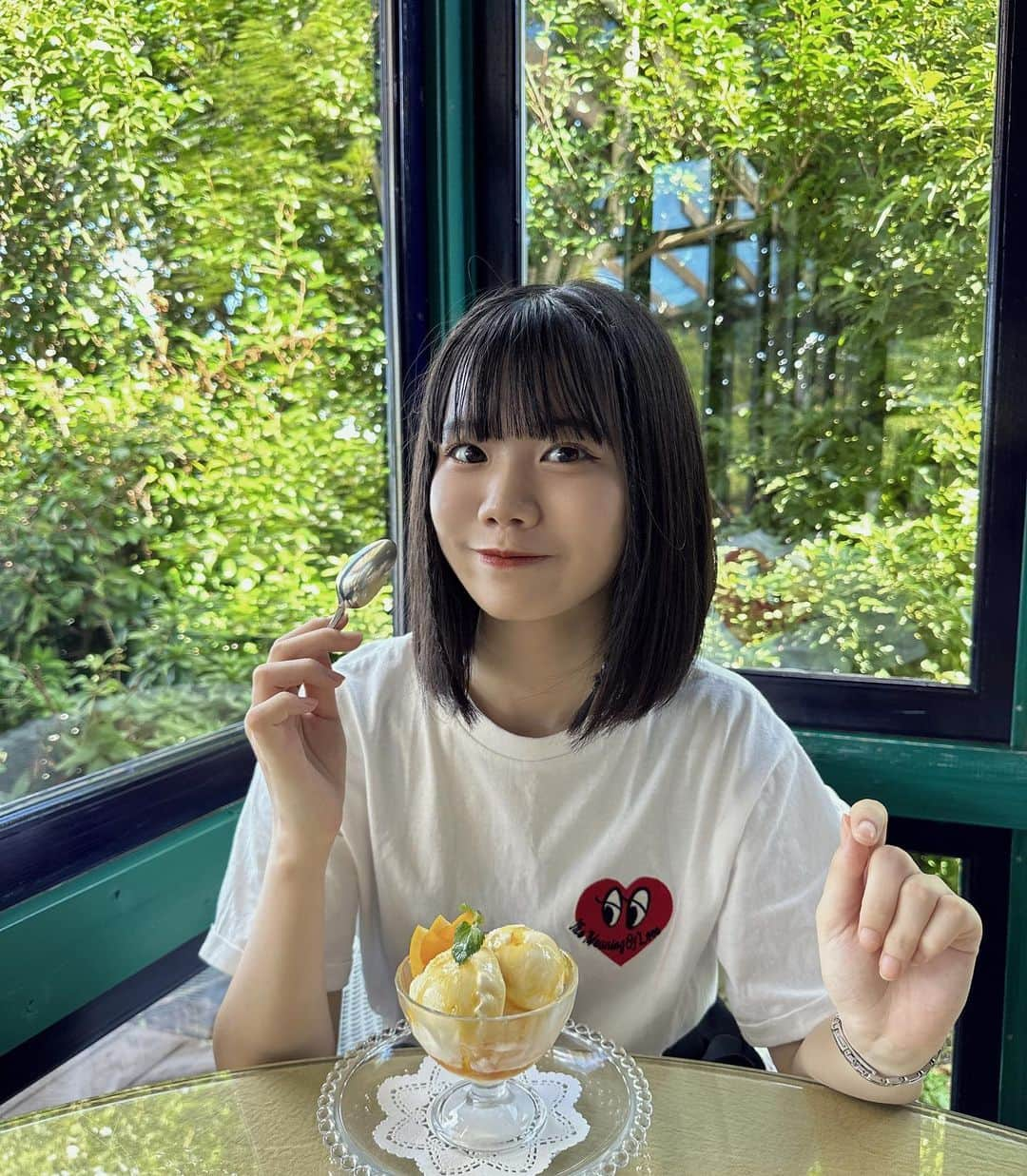 竹内ななみさんのインスタグラム写真 - (竹内ななみInstagram)「♡  暑すぎてアイスで涼んだ🍨♡  ・ ・ ・ ・ ・ ・ ・ ・ ・ ・ ・ ・ ・  #神戸カフェ #kobe #cafe #テラス席 #神戸ドライブ #西宮カフェ #鷲林寺 #鷲林寺カフェ #アイス #icecream  #西宮観光 #夏休み #summervacation #兵庫観光 #兵庫カフェ #兵庫グルメ #夏休みの過ごし方 #カフェザテラス #cafetheterrace #関西レストラン」9月15日 13時13分 - nanami.1002