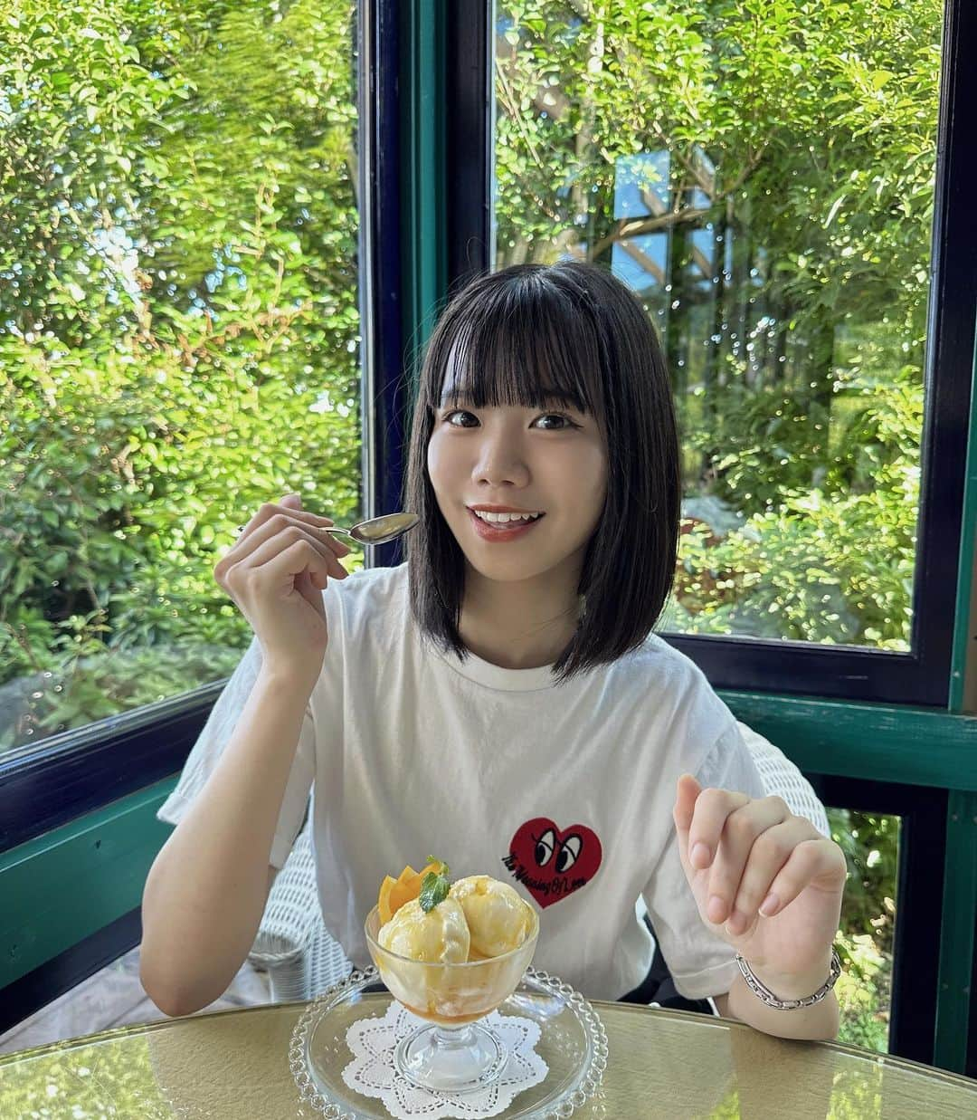 竹内ななみさんのインスタグラム写真 - (竹内ななみInstagram)「♡  暑すぎてアイスで涼んだ🍨♡  ・ ・ ・ ・ ・ ・ ・ ・ ・ ・ ・ ・ ・  #神戸カフェ #kobe #cafe #テラス席 #神戸ドライブ #西宮カフェ #鷲林寺 #鷲林寺カフェ #アイス #icecream  #西宮観光 #夏休み #summervacation #兵庫観光 #兵庫カフェ #兵庫グルメ #夏休みの過ごし方 #カフェザテラス #cafetheterrace #関西レストラン」9月15日 13時13分 - nanami.1002