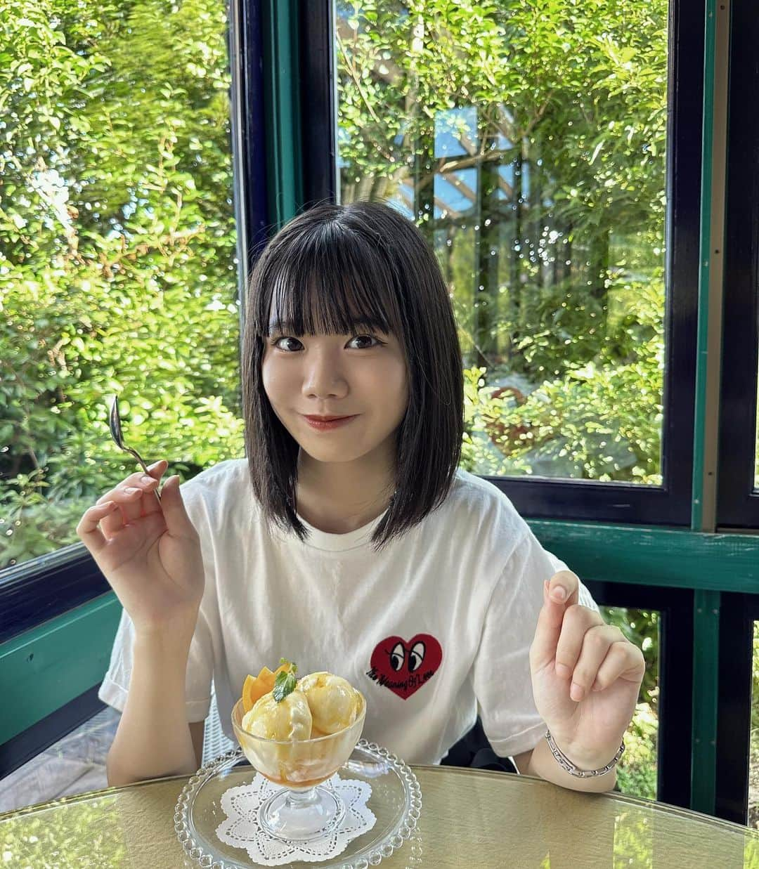 竹内ななみさんのインスタグラム写真 - (竹内ななみInstagram)「♡  暑すぎてアイスで涼んだ🍨♡  ・ ・ ・ ・ ・ ・ ・ ・ ・ ・ ・ ・ ・  #神戸カフェ #kobe #cafe #テラス席 #神戸ドライブ #西宮カフェ #鷲林寺 #鷲林寺カフェ #アイス #icecream  #西宮観光 #夏休み #summervacation #兵庫観光 #兵庫カフェ #兵庫グルメ #夏休みの過ごし方 #カフェザテラス #cafetheterrace #関西レストラン」9月15日 13時13分 - nanami.1002