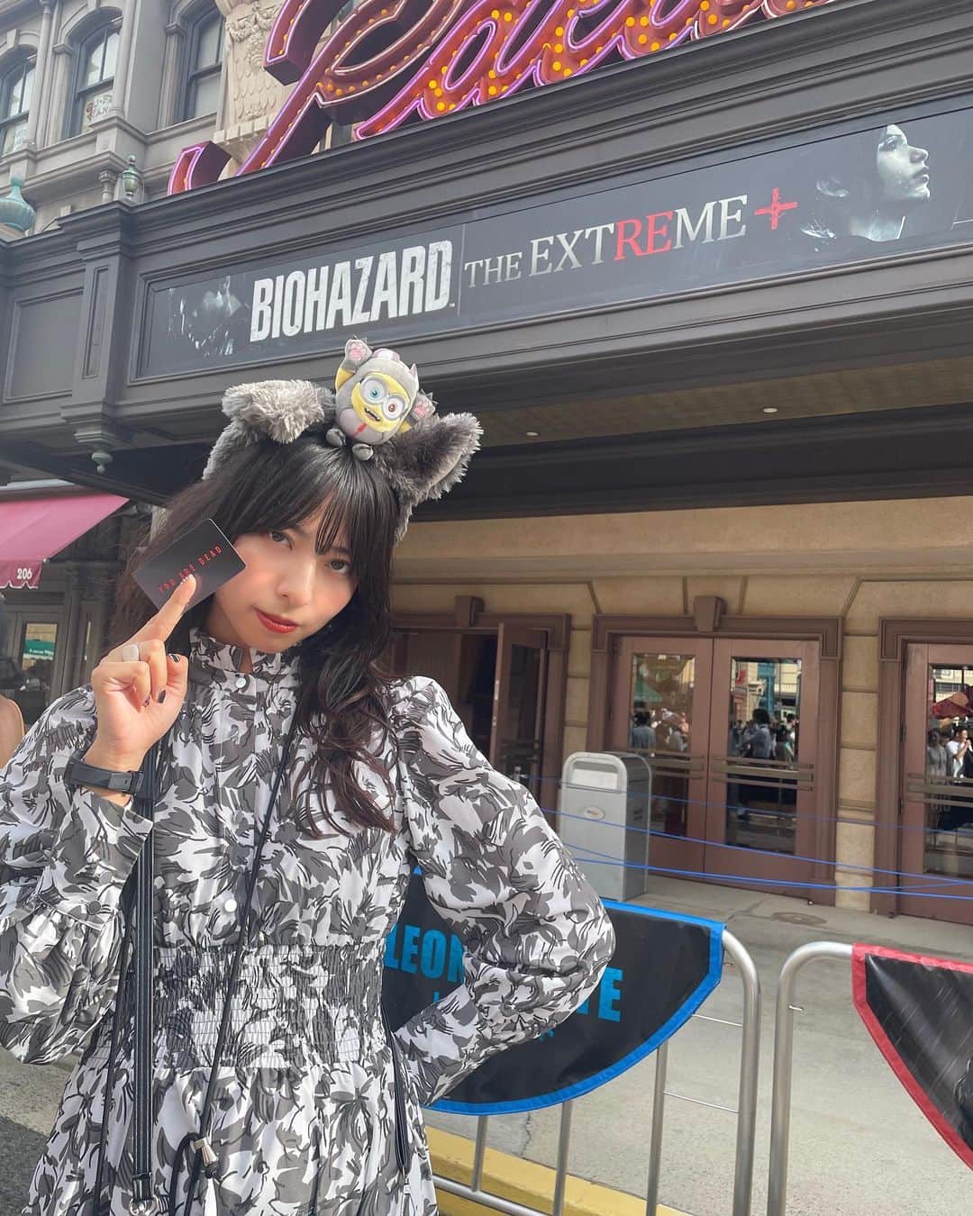 永田レイナさんのインスタグラム写真 - (永田レイナInstagram)「「お化け屋敷」「歌」「虫食べる」 仕事をする上でこの３点はNGとさせていただいておりましたが、親愛なるリスナーの皆様にユニバーサル・スタジオ・ジャパンのハロウィーンの魅力を伝えなければという溢れるジャーナリズム精神で、パーク入園後即3連続でホラーアトラクションを体験するという偉業を成し遂げましたので、皆様はZIP-FM 「BRUNCH STYLE」で 毎週木曜日の朝10時からオンエア中の「NO LIMIT! ADVENTURE」をぜひ聴いてください。  #ユニバーサルスタジオジャパン  #universalstudiosjapan  #ハロウィーンホラーナイト  #halloween」9月15日 13時57分 - reina_nagata