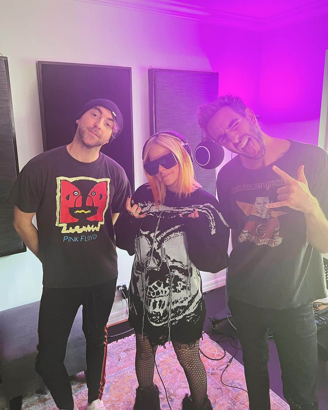 アヴリル・ラヴィーンさんのインスタグラム写真 - (アヴリル・ラヴィーンInstagram)「“Fake As Hell” with @alltimelow ft me is OUT NOW!」9月16日 0時56分 - avrillavigne