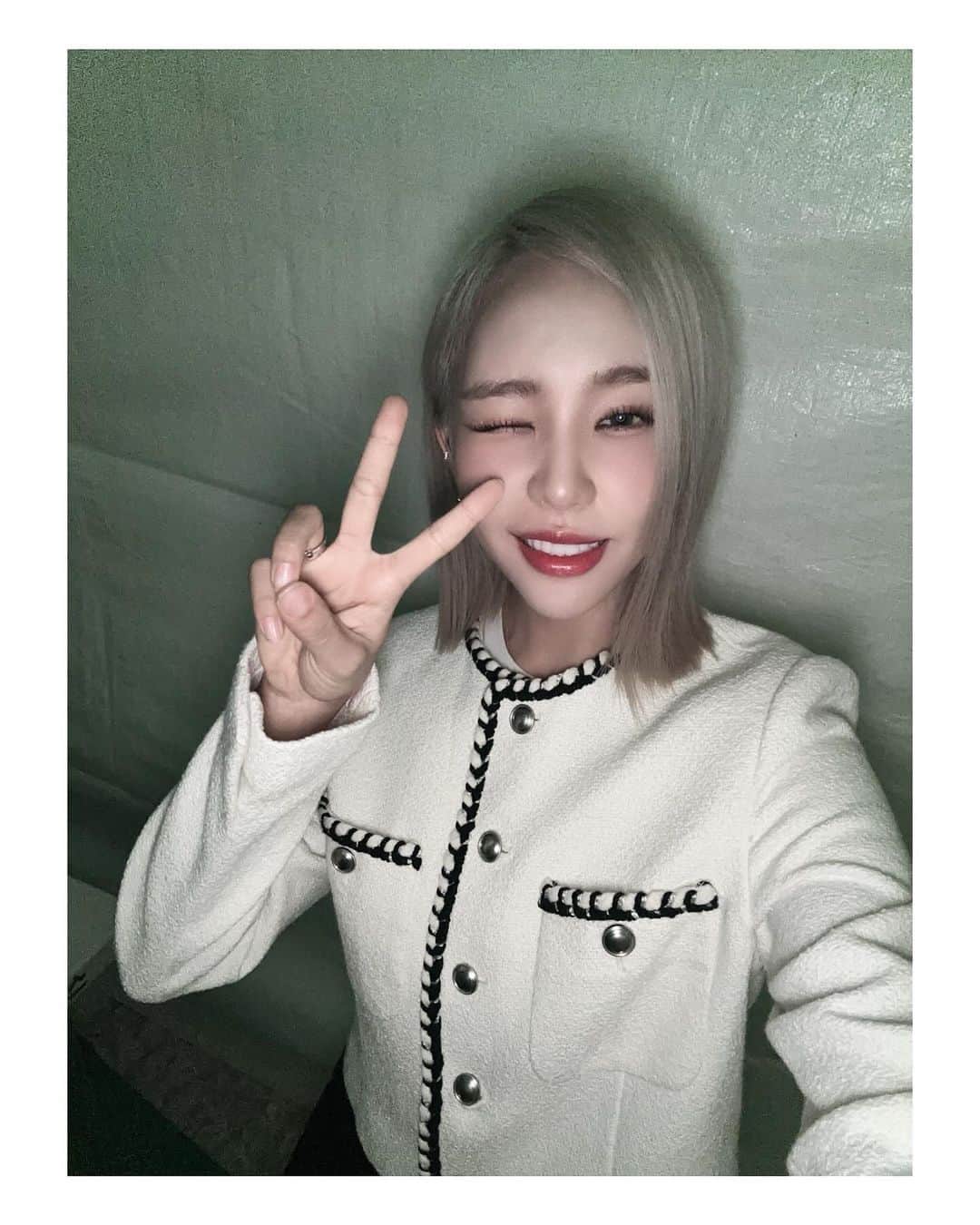 ペク・アヨンのインスタグラム：「🤍」