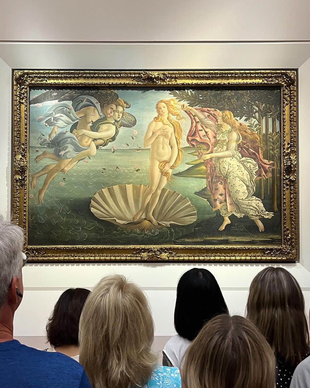 アンディー・トレスさんのインスタグラム写真 - (アンディー・トレスInstagram)「Uffizi again because The birth of Venus always brings tears to my eyes 🤍 #florence #uffizi」9月16日 1時02分 - stylescrapbook