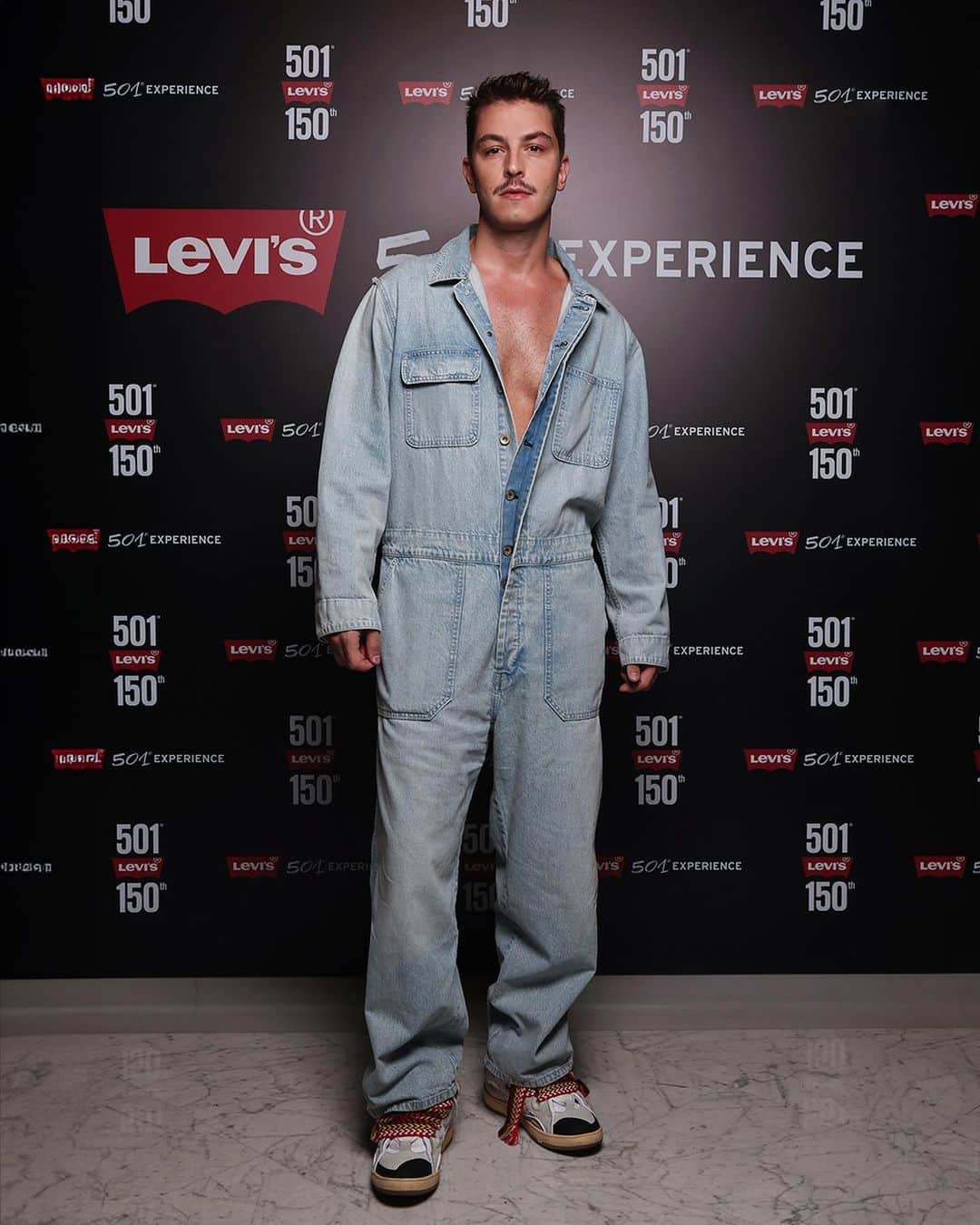 Boran Kuzumのインスタグラム：「#150YearsOf501 ✨ @levis_tr  #reklam」