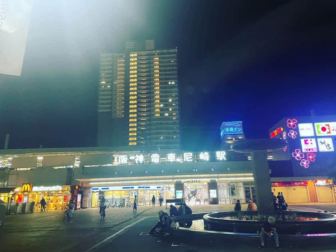 宮田麺児さんのインスタグラム写真 - (宮田麺児Instagram)「綺麗な六甲の夜景 パイセンと。  #夜景#パイセン」9月15日 23時37分 - miyatamenji
