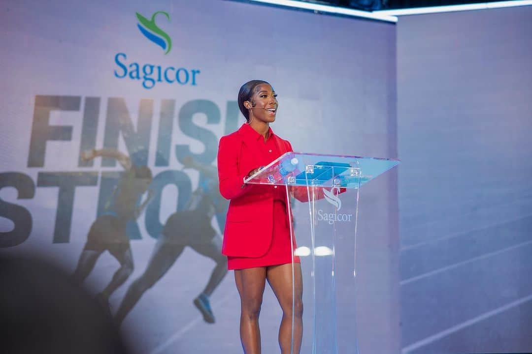 シェリー＝アン・フレーザー＝プライスのインスタグラム：「Remember the successes you have had, always remember your reason, and remember to finish strong. 💪🏾 Thank you @sagicorja  📸: @oddoneja」