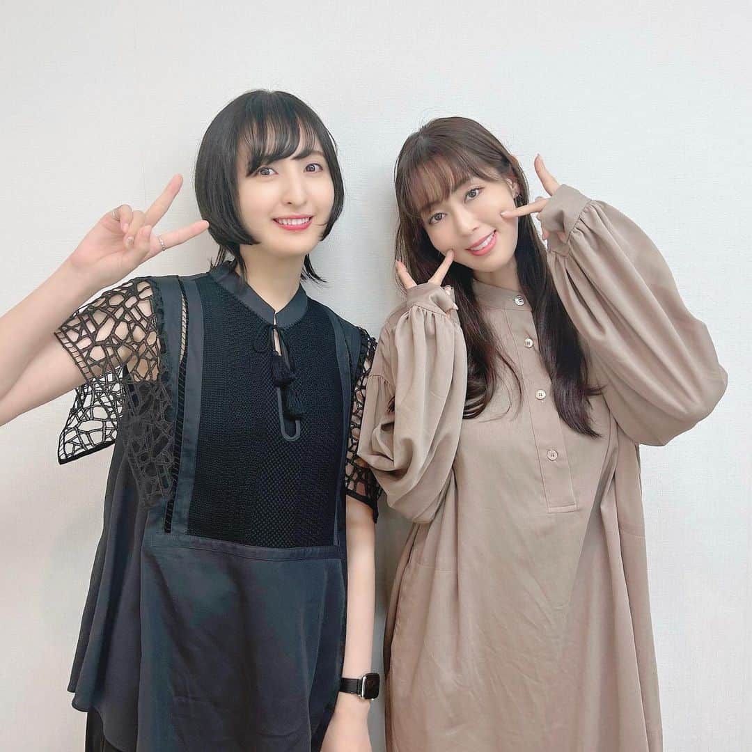 日笠陽子のインスタグラム：「📻  さくら @ayane.sakura.mg  とインスタライブコラボでした！  そして発表になりました〜 10月から放送のラジオ 日笠・佐倉の余談を許さない はっじっまるよ〜〜  https://twitter.com/yodan_yurusanai  おん... アカウントダサい...笑笑  こんな感じで笑いしかない ラジオになるかと思います！ 私も初回収録超たのしみ！  みんな是非聴いてね〜！！  #日笠佐倉の余談を許さない  #佐倉綾音 #日笠陽子 #文化放送 #音泉」